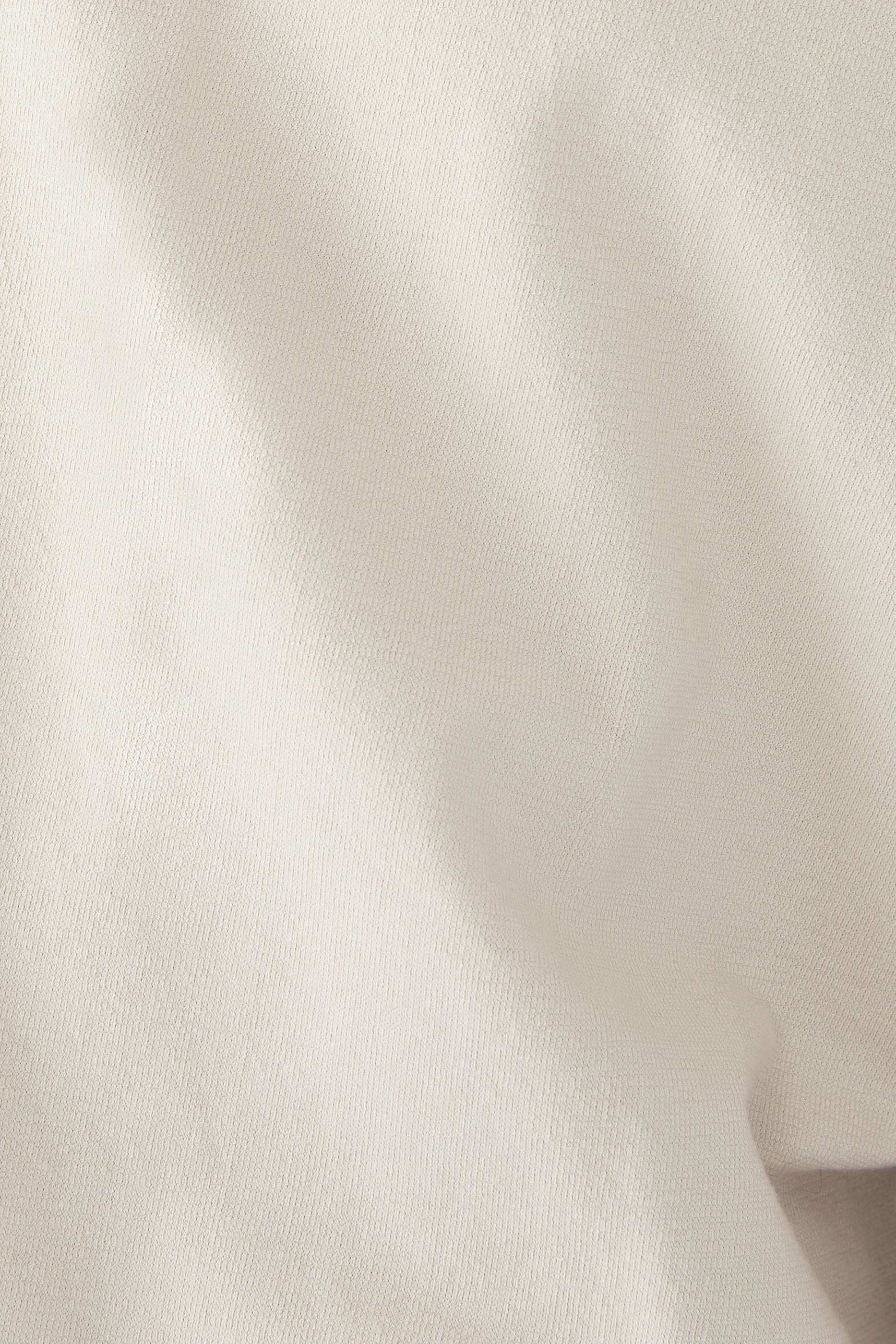 تيشيرت بملمس بارز وقصة مربعة