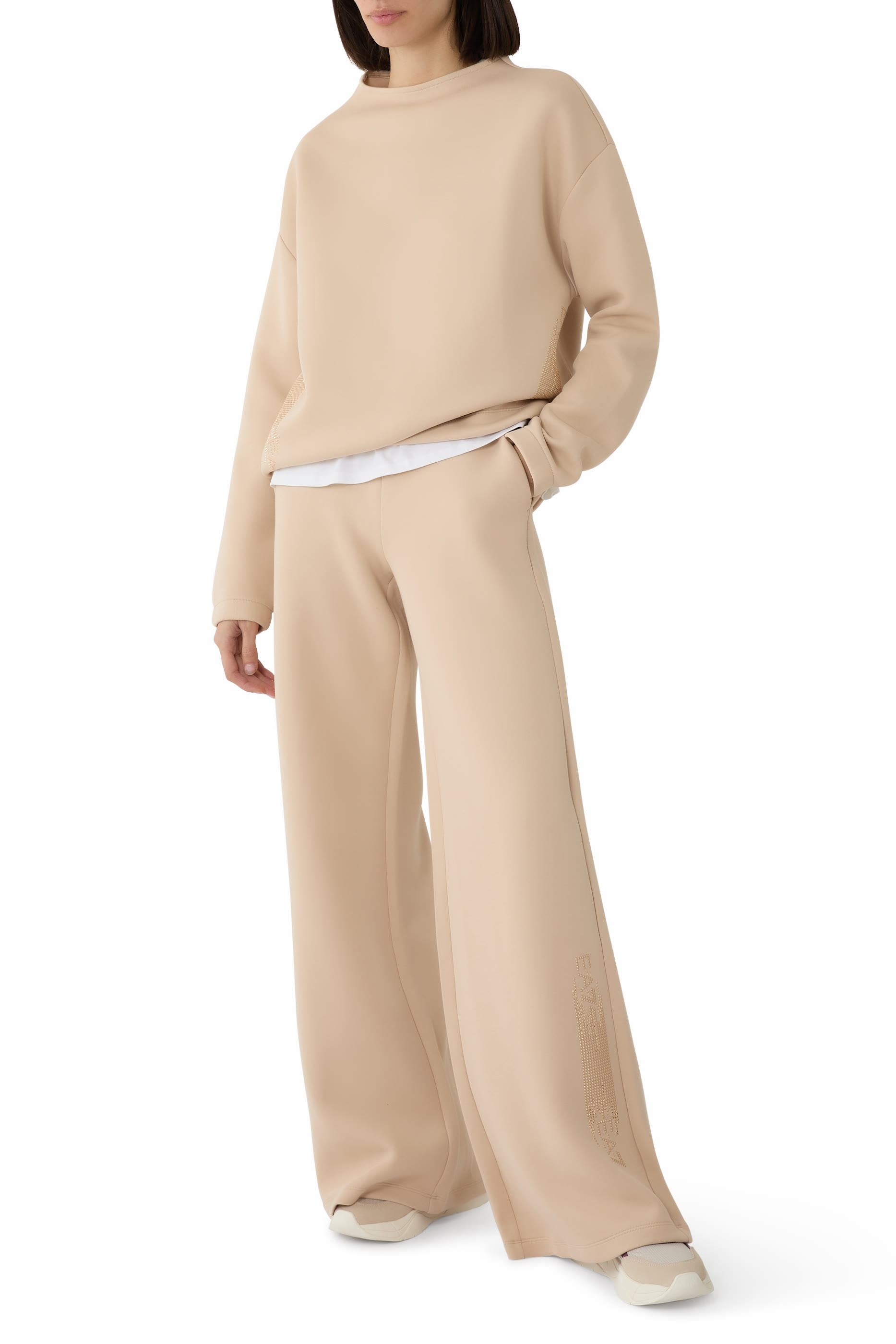 سويت شيرت بطبعة شعار الماركة مطرز بأحجار الراين