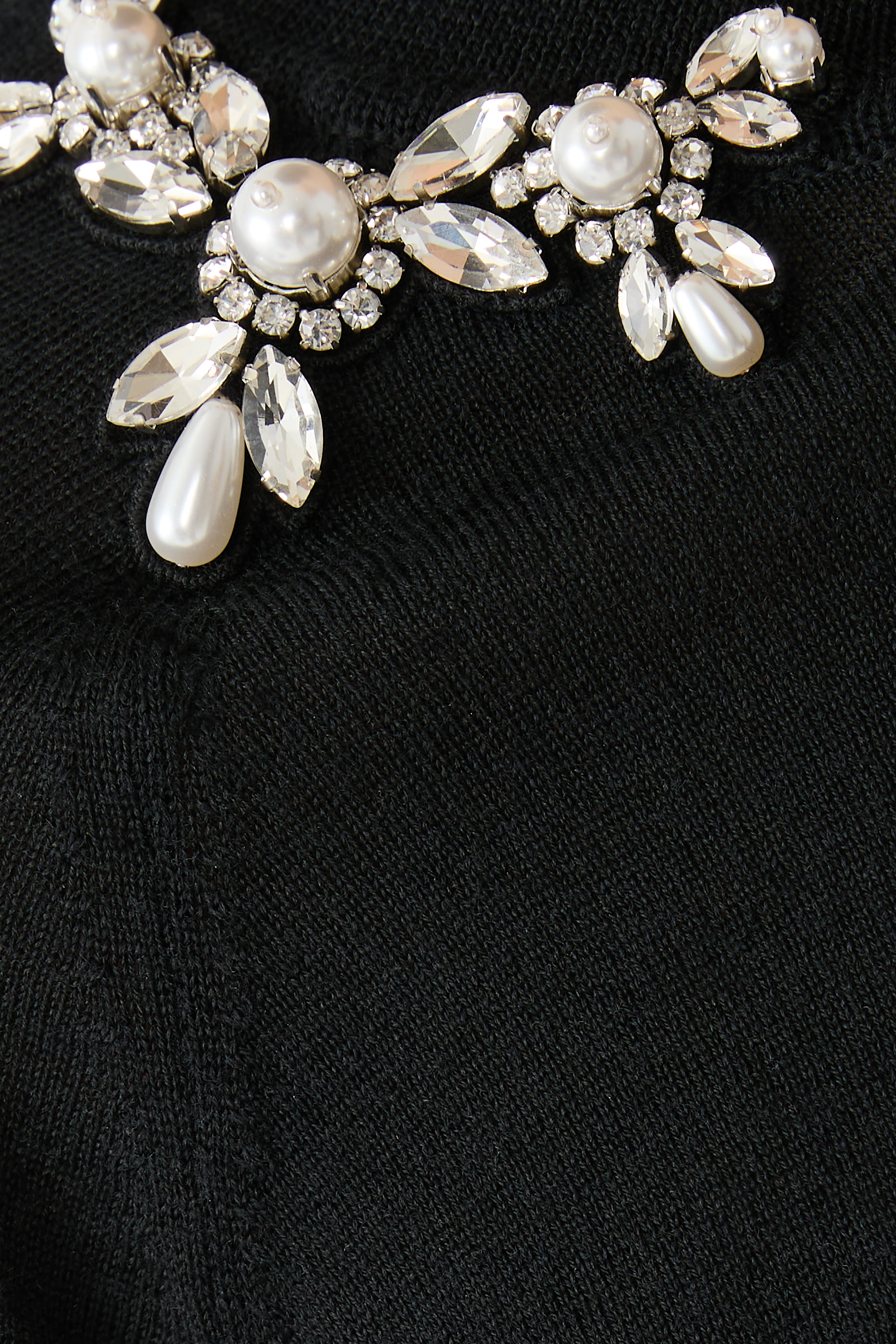 سترة كلاسيكية مرصعة بأحجار بأكمام طويلة 