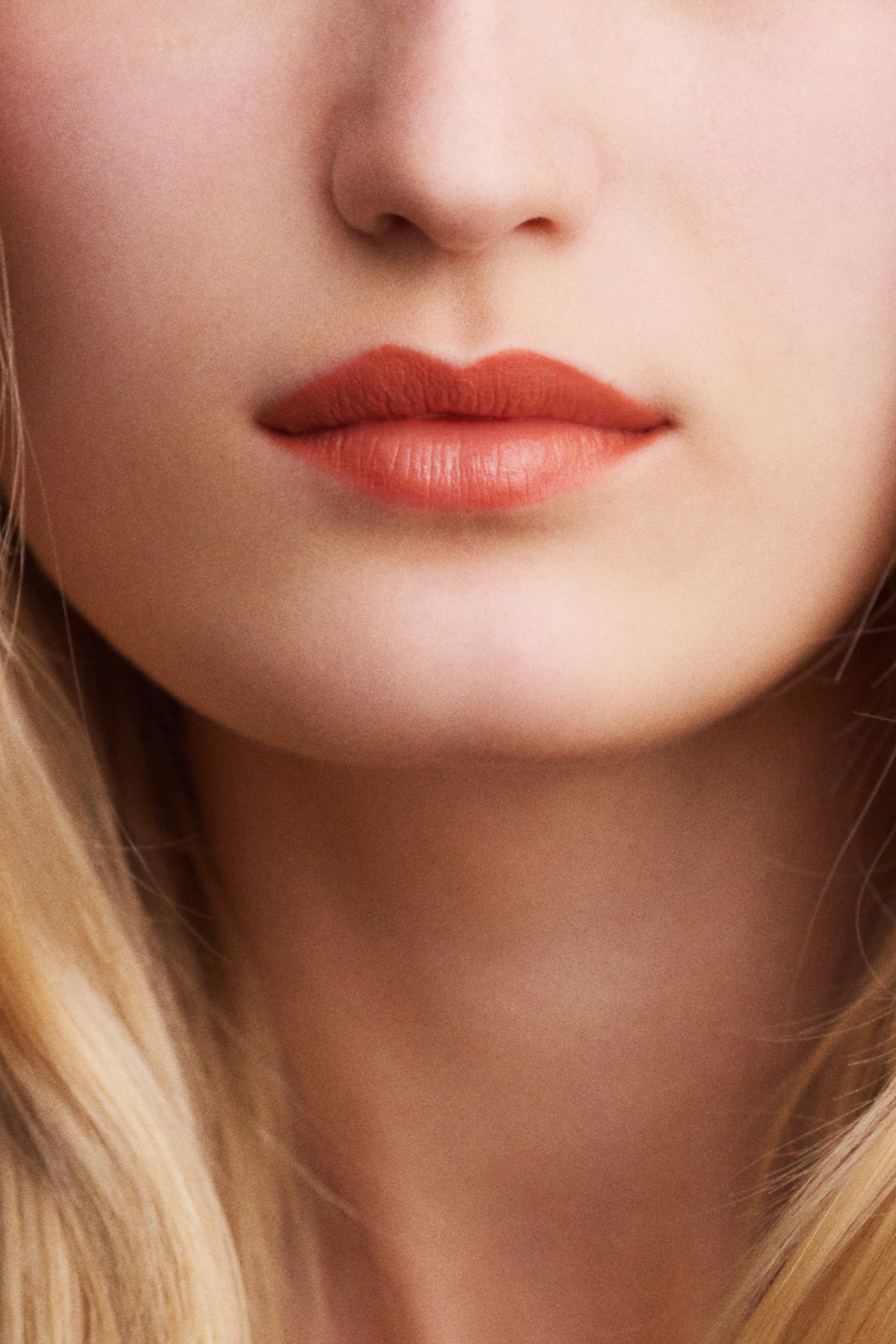 مجموعة أحمر الشفاه Rouge Herm&egrave;s, عبوة لإعادة ملء أحمر الشفاه بتركيبة ساتانية