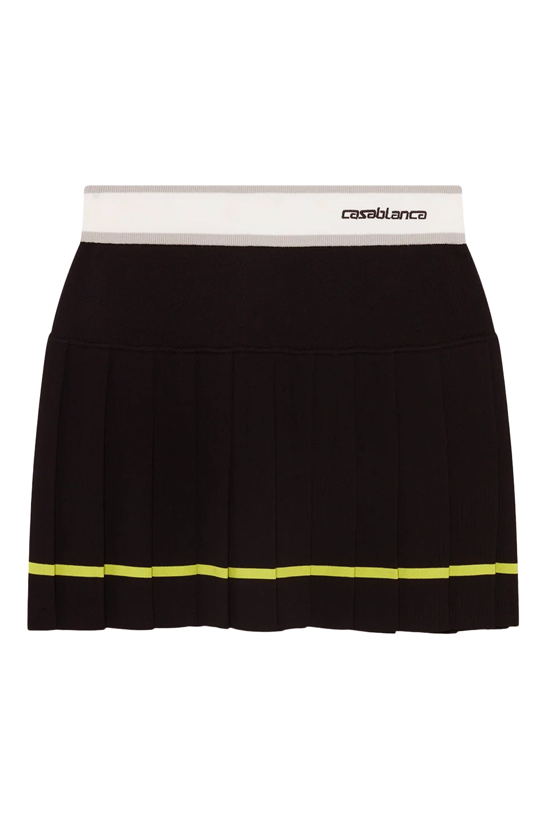 تنورة مزينة بخط وطيات