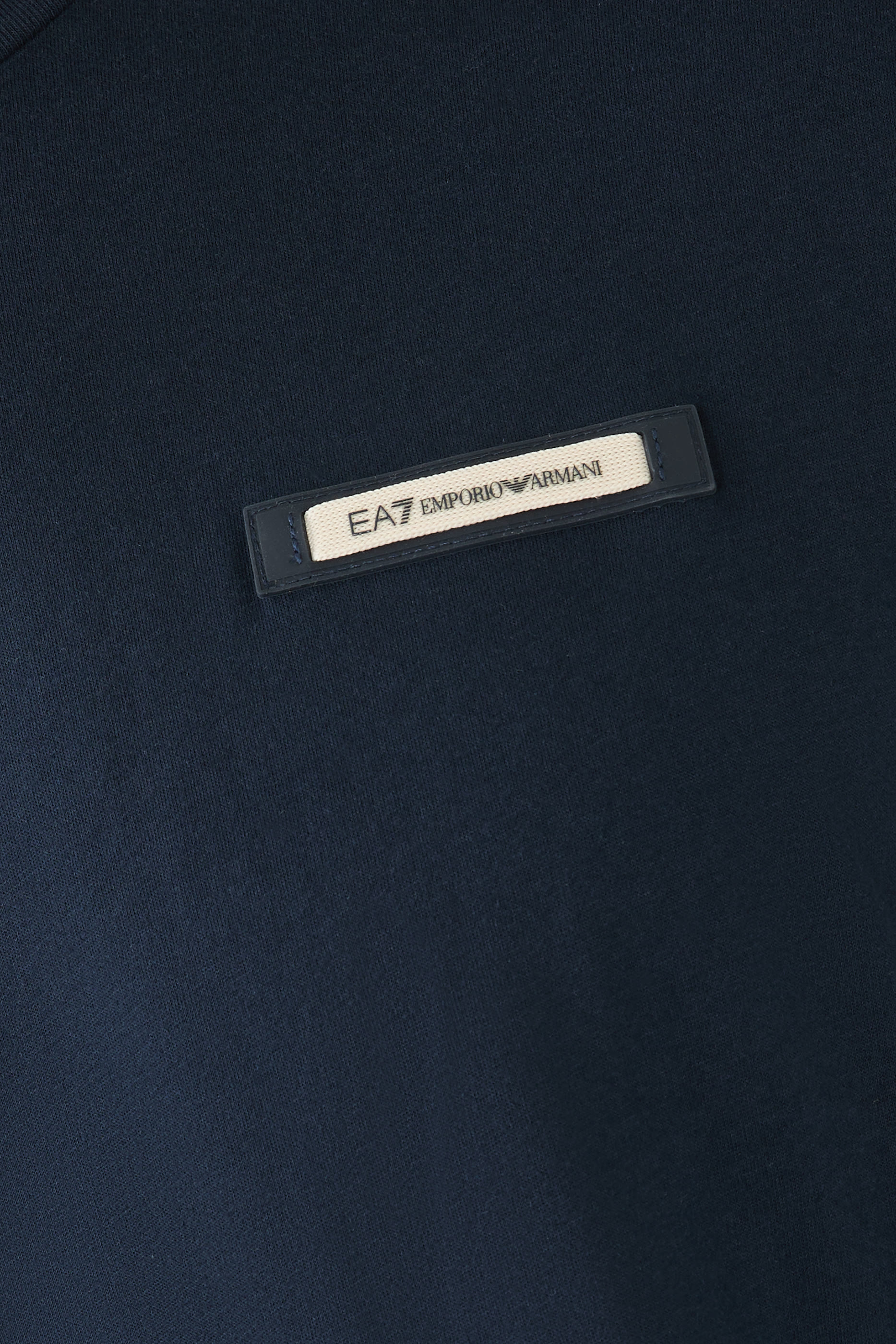 تيشيرت بشعار الماركة