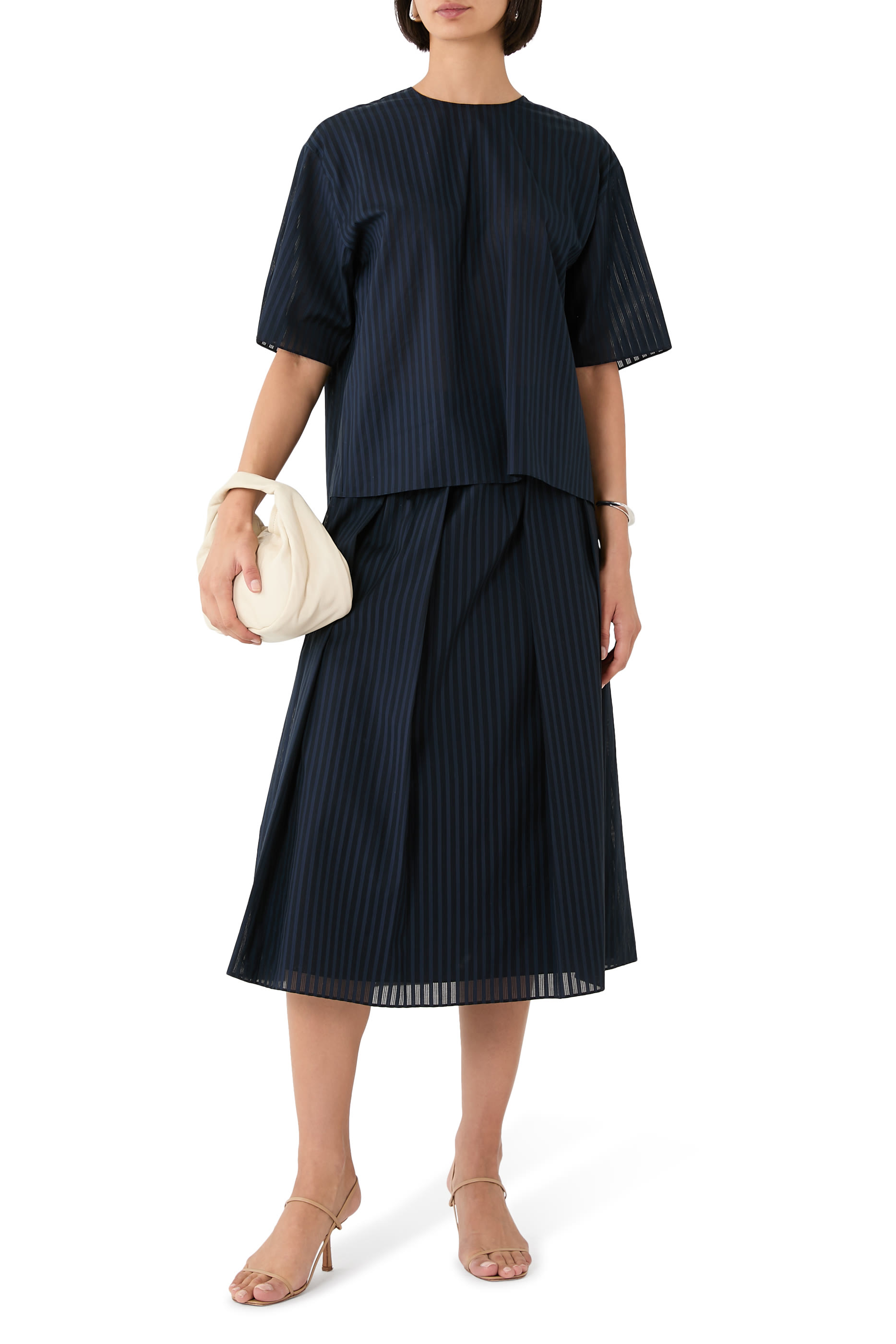 تيشيرت بقصة مربعة قطن