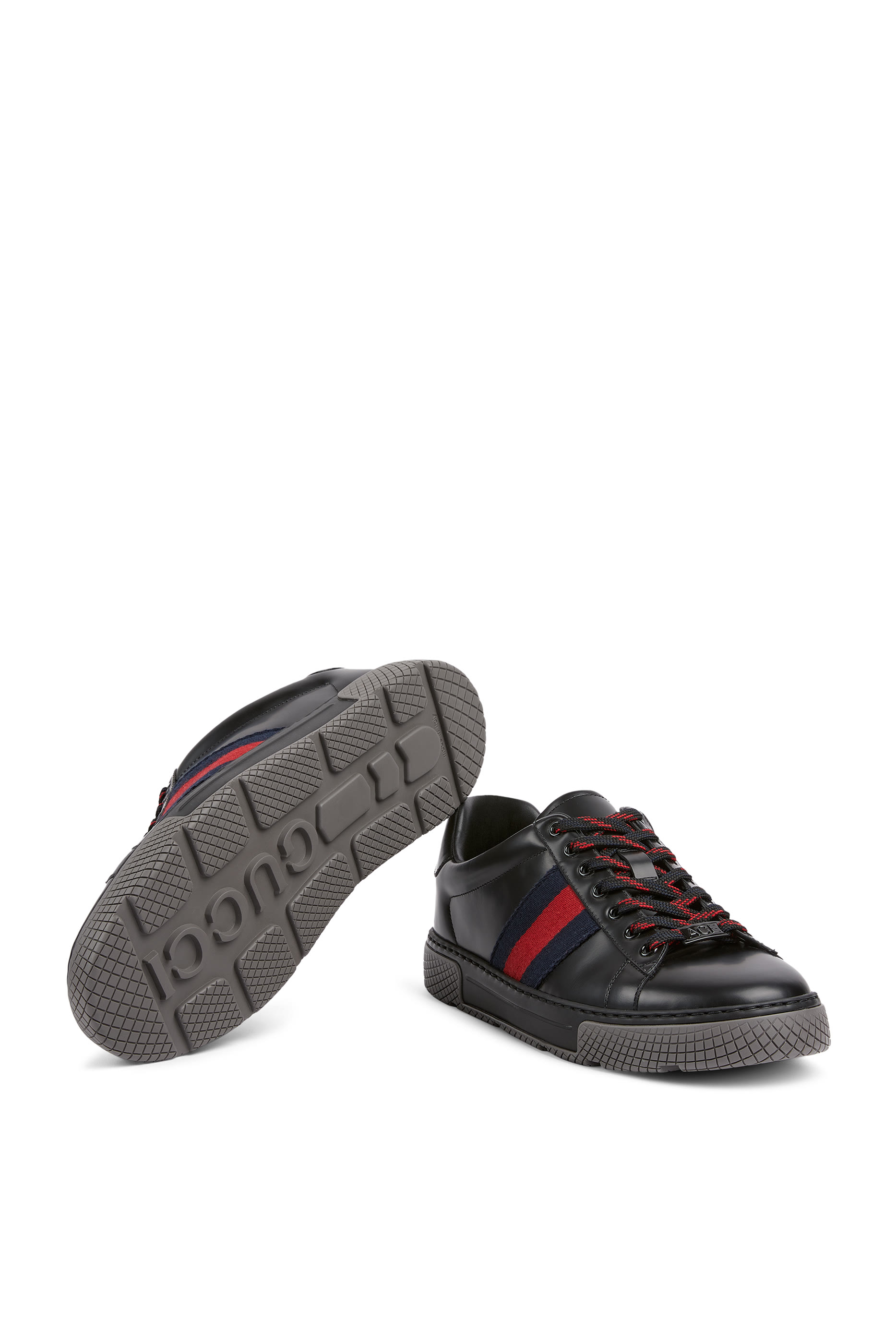 سنيكرز إيس مزين بشريط وييب 