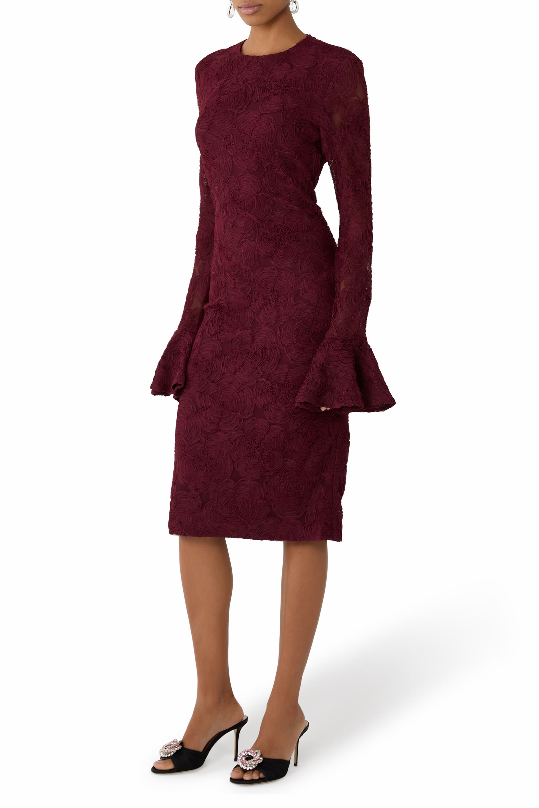 فستان متوسط الطول مزين بكشكش قماش شبكي