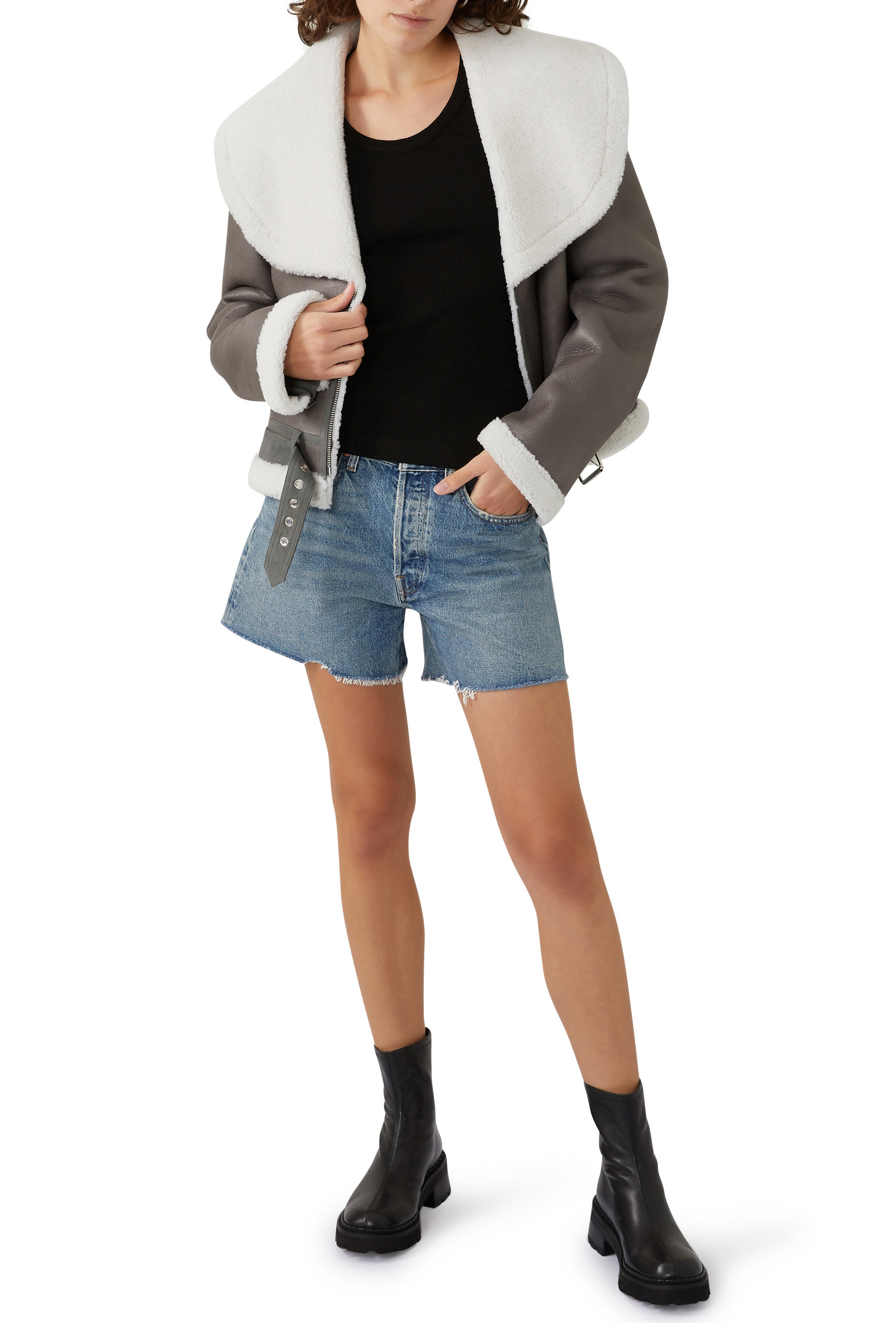 بلوزة بوبي بدون أكمام