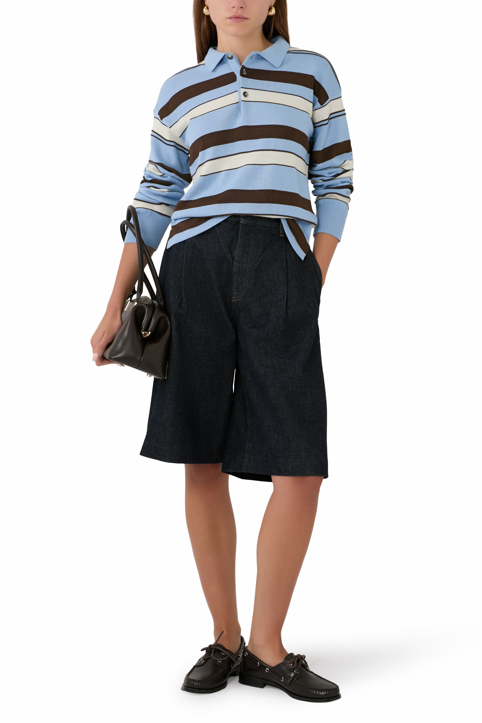 شورت بقصة ضيقة