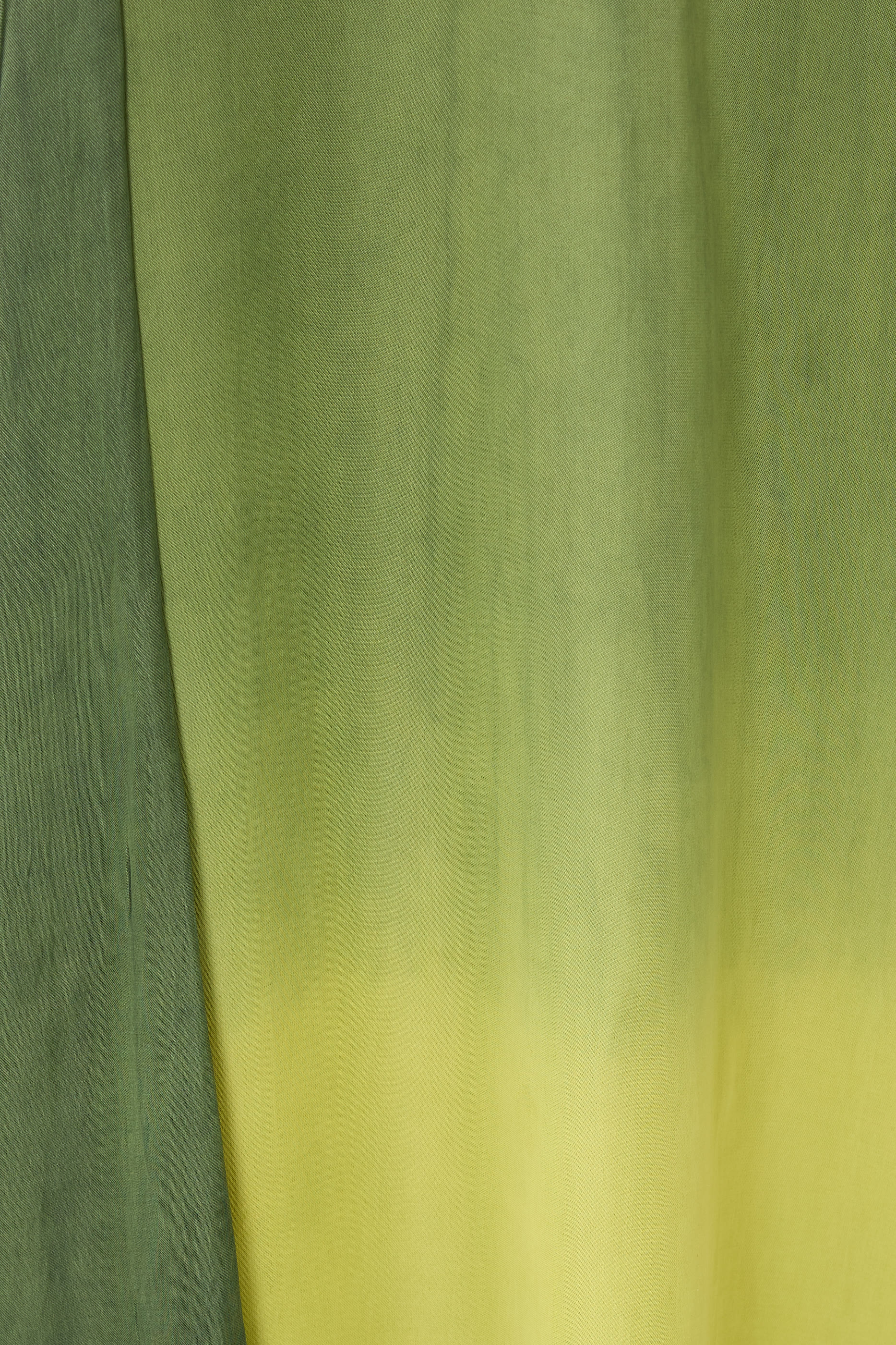 فستان رايا طويل بكم طويل وكتف مكشوف