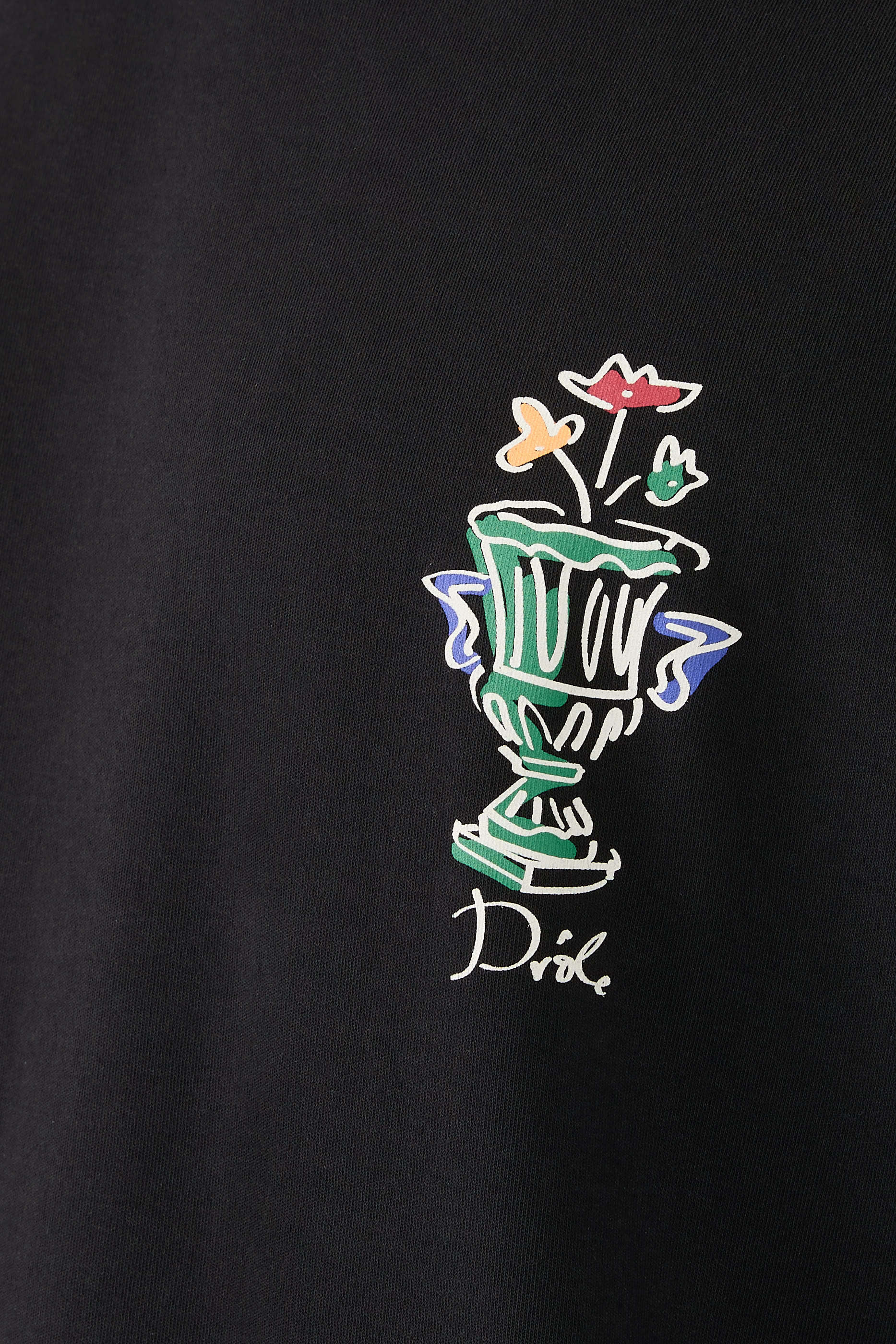 تيشيرت بطبعة مزهرية