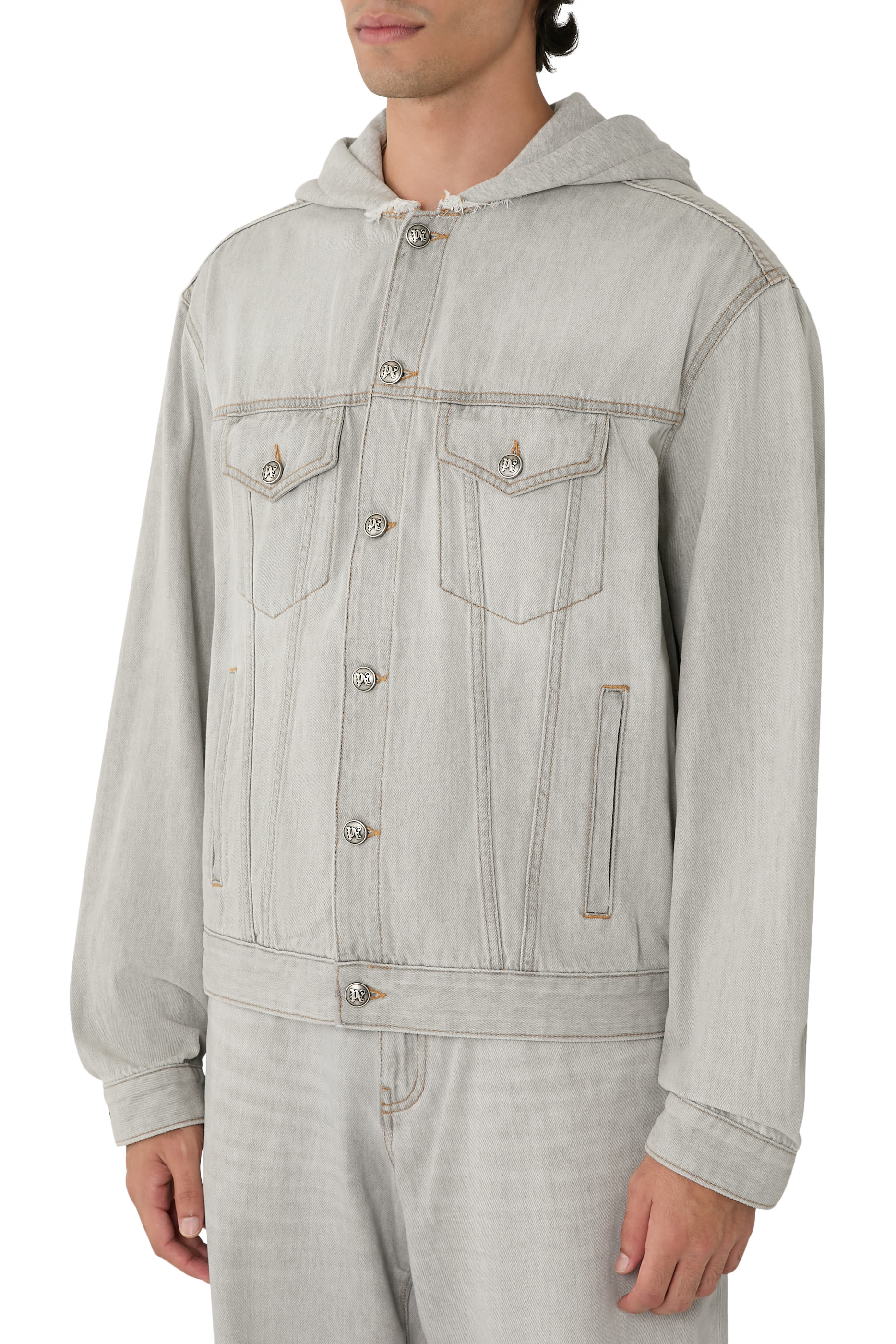 جاكيت مزين بشعار الماركة متموج دنيم