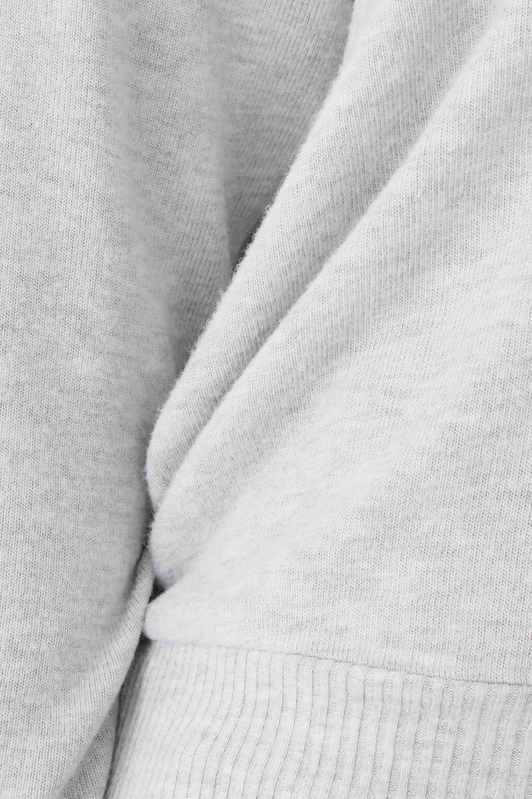 كنزة كوزي تايم بياقة ضيقة كنزة كوزي تايم بياقة ضيقة