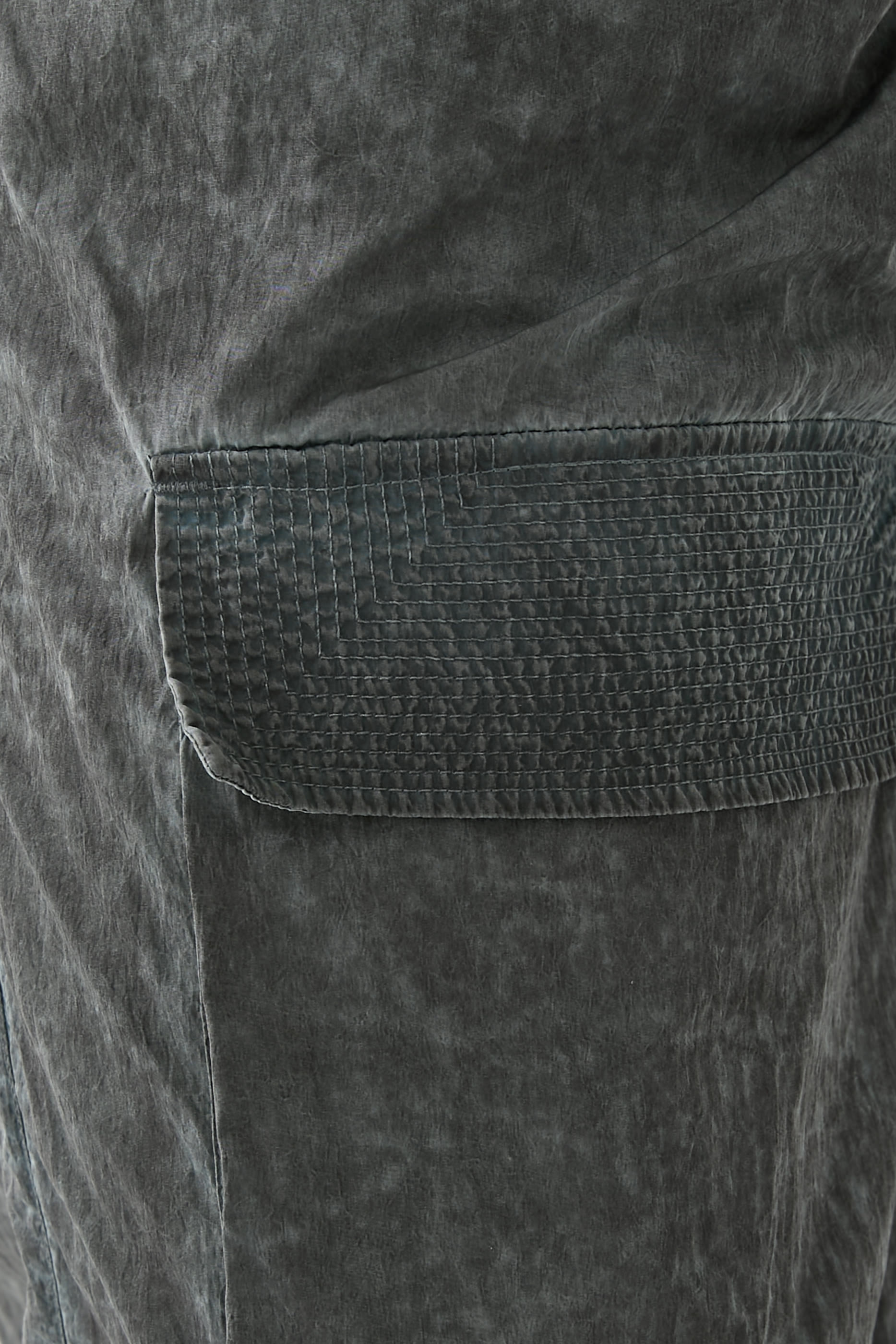 بنطال كارجو بقصة مريحة مصبوغ على البارد