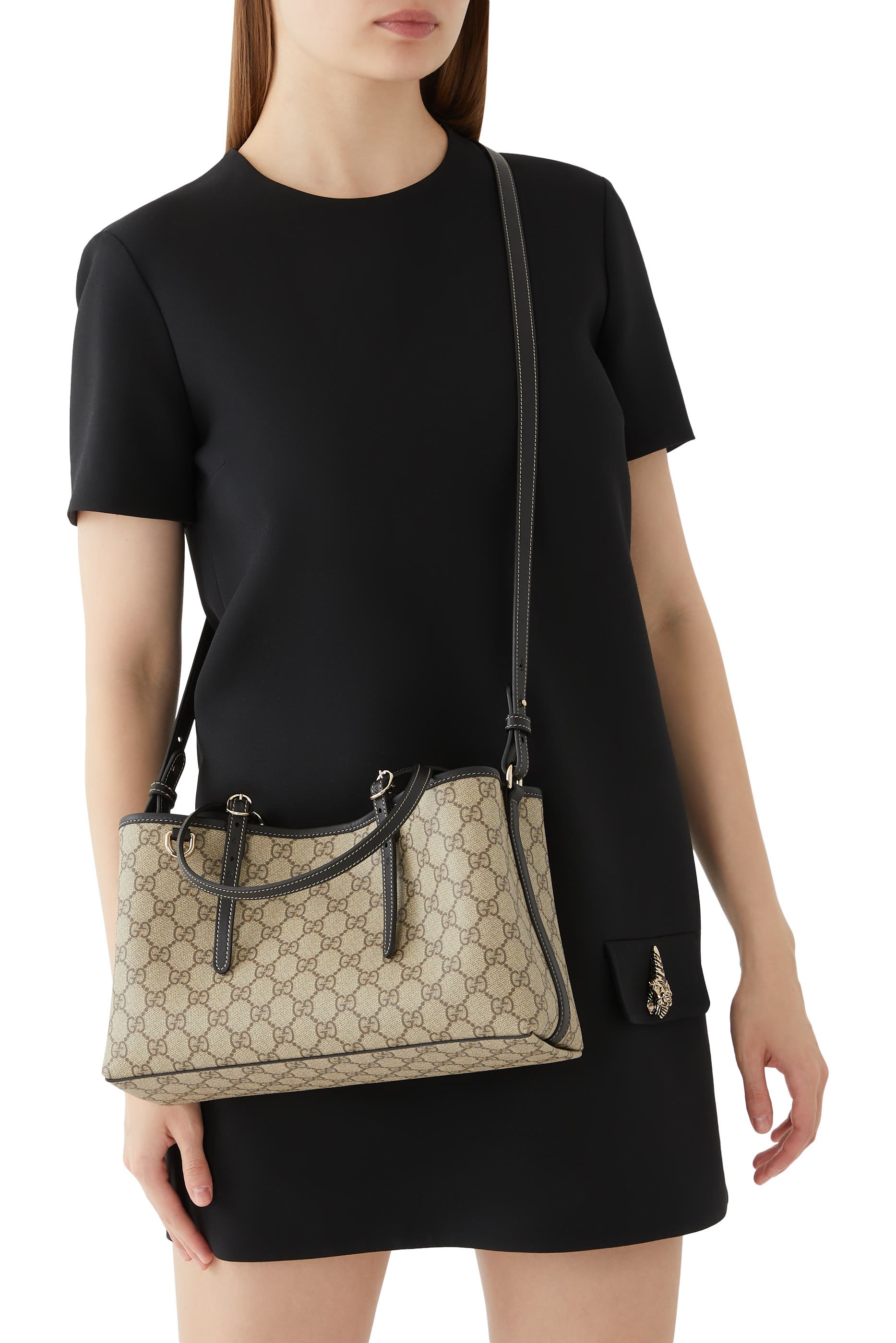 حقيبة يد صغيرة بنقشة حرفي شعار الماركة