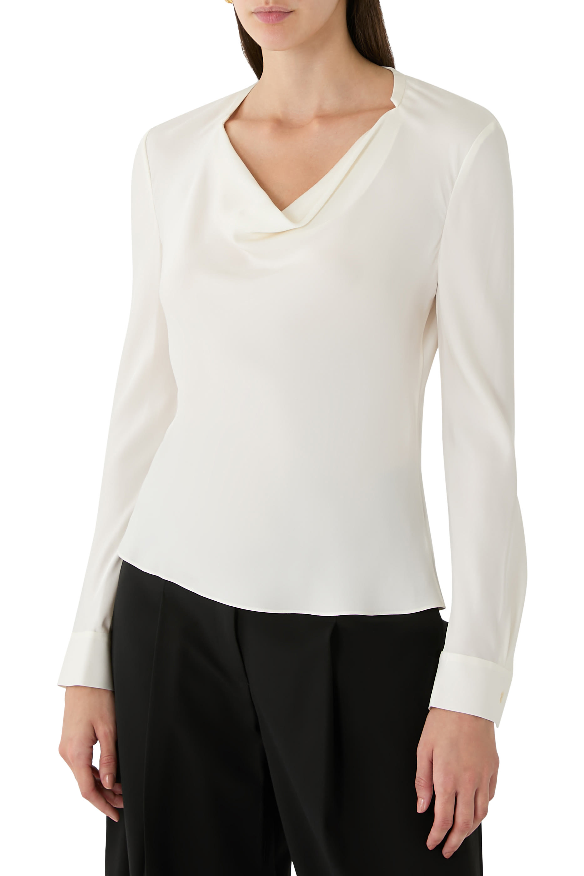 بلوزة بياقة مطوية حرير