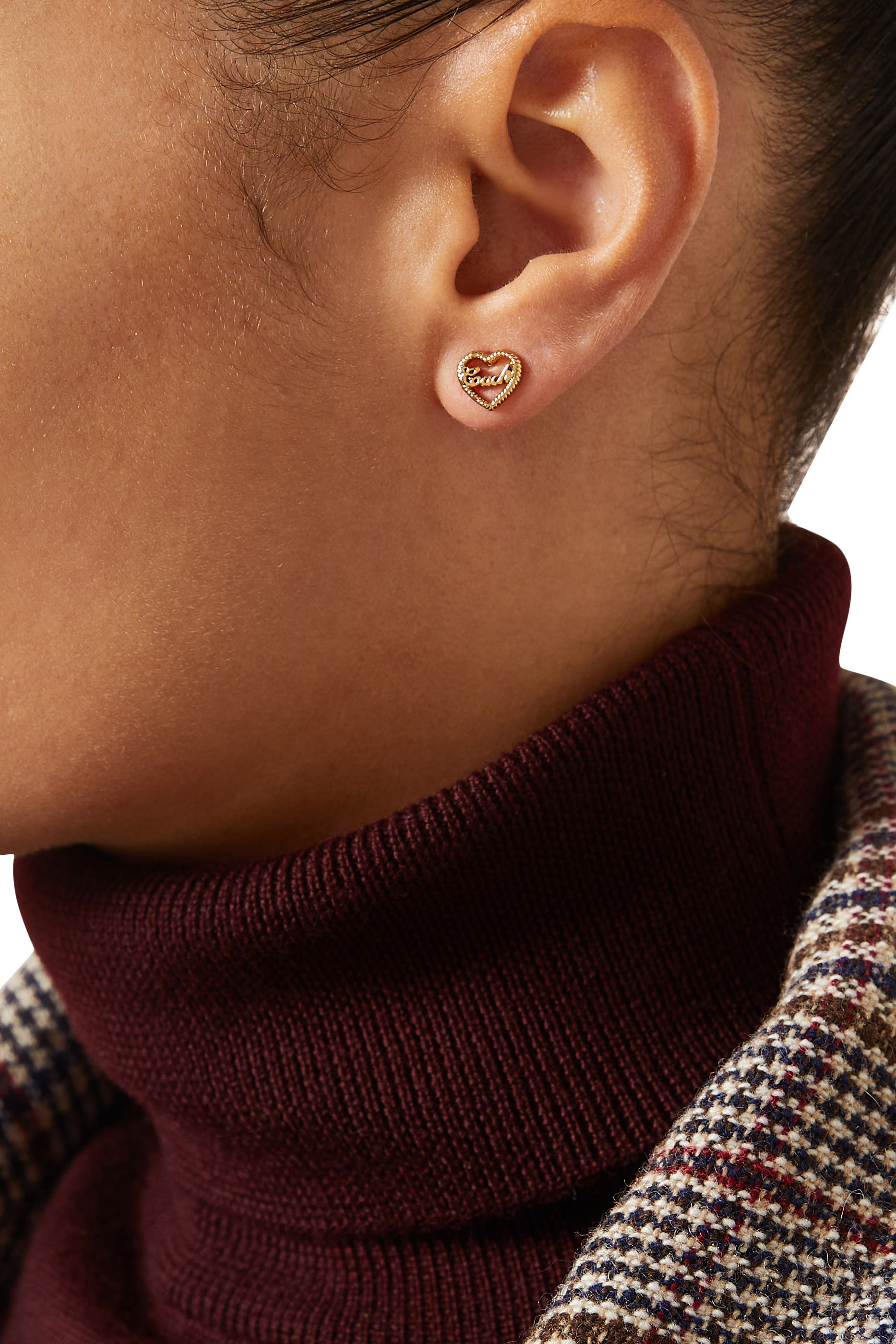 أقراط بتصميم قلب