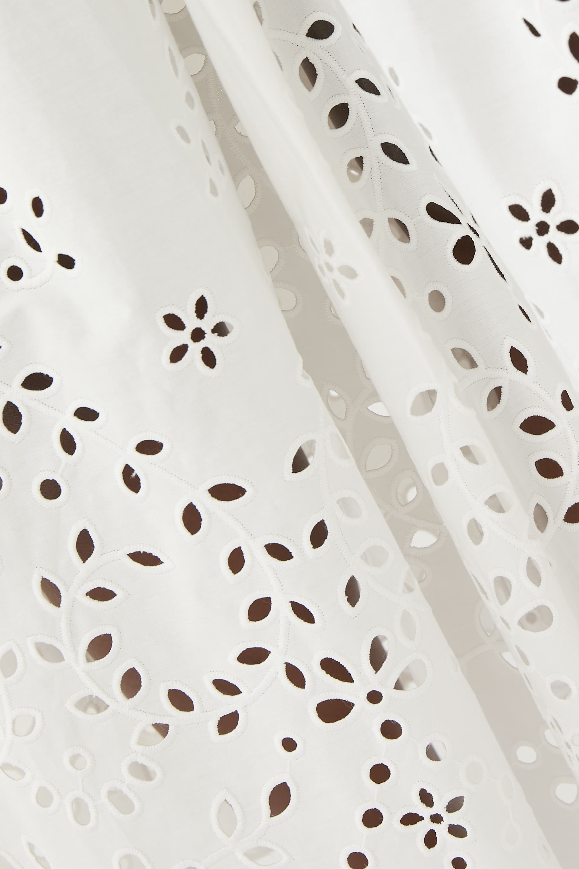 تنورة متوسطة الطول مزينة بتطريزات قطن