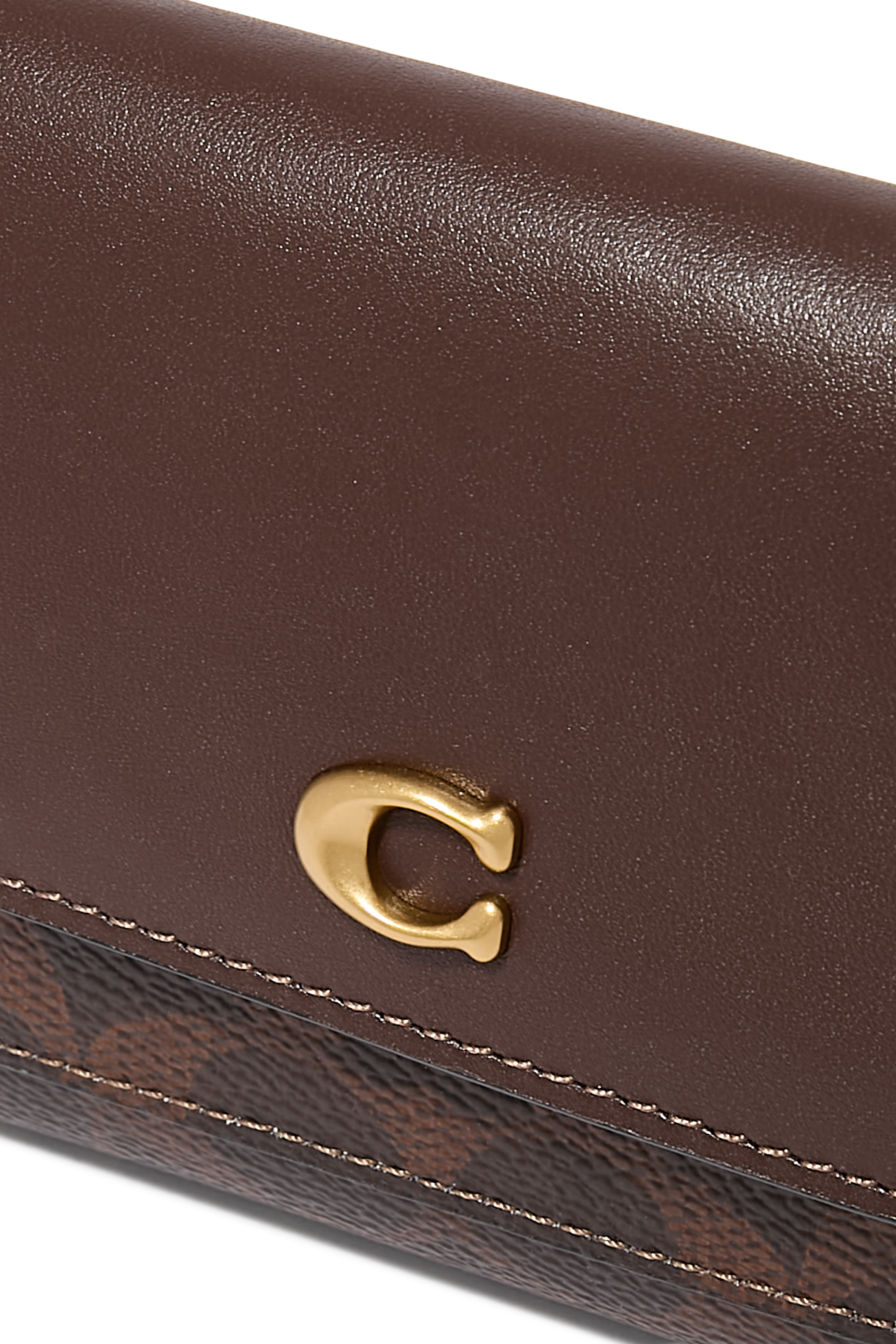 محفظة ميلا صغيرة بغطاء قلاب