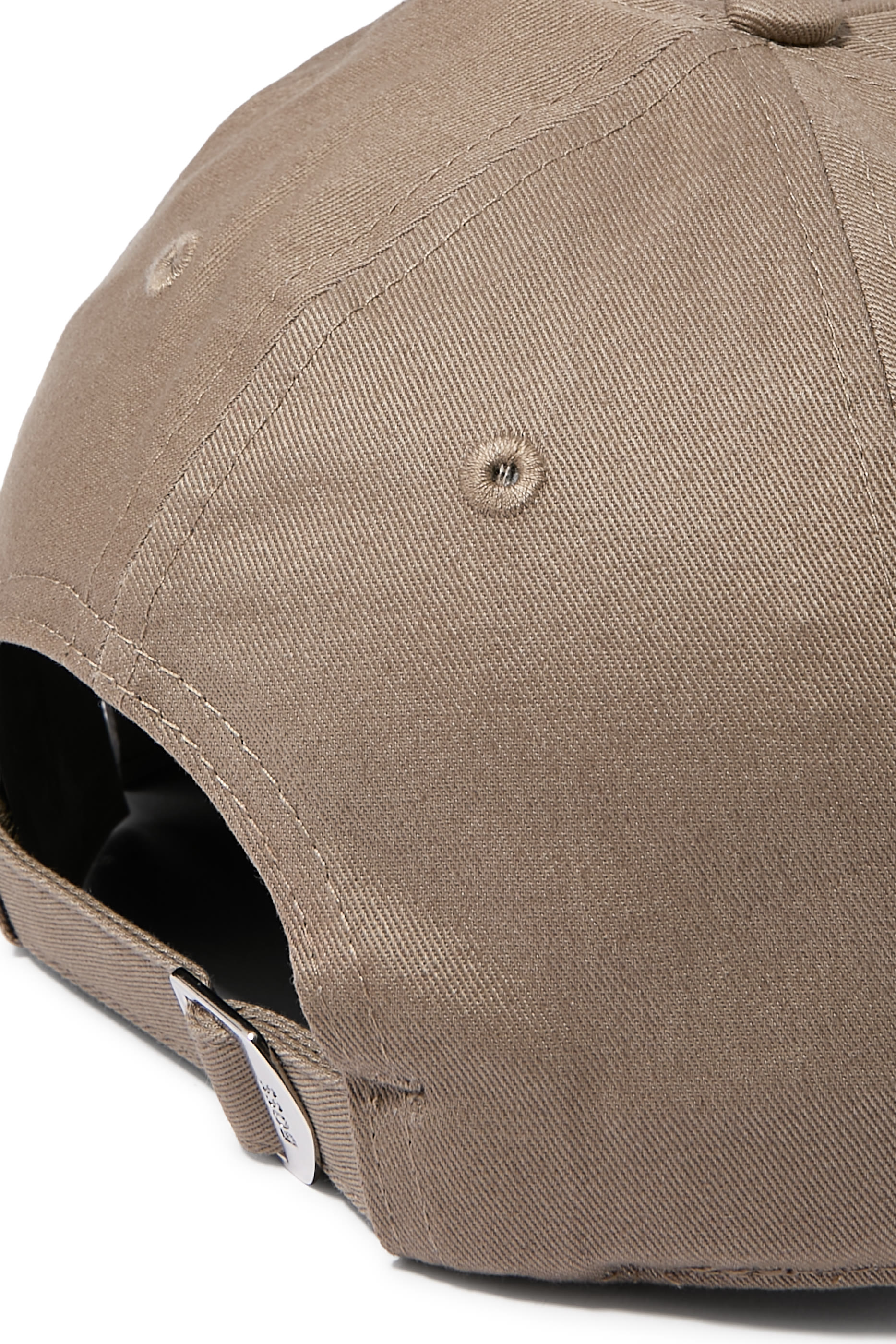 كاب مطرز بشعار B مزدوج قطن تويل