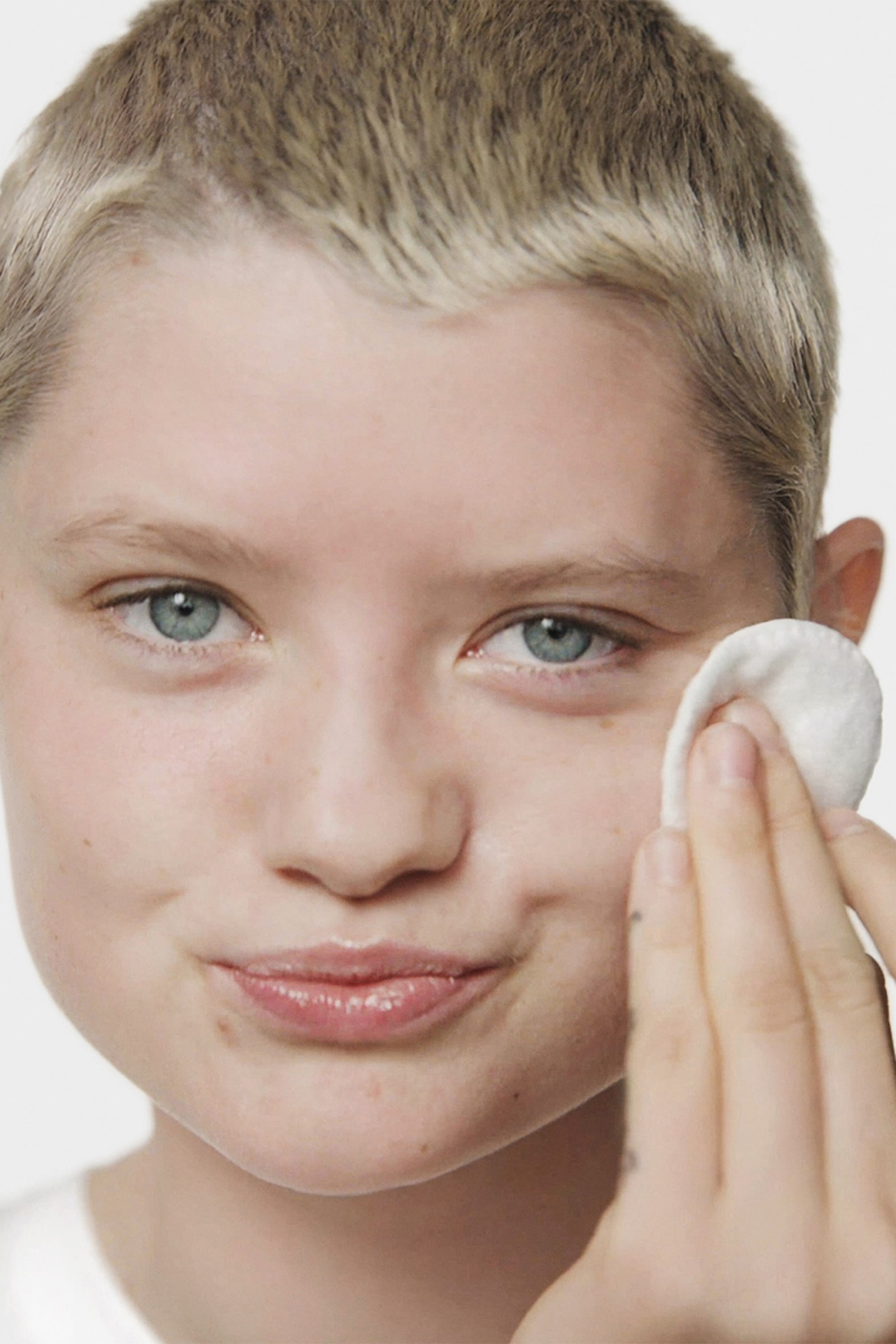 لوشن تنقية البشرة انتي بليمش سوليوشنز