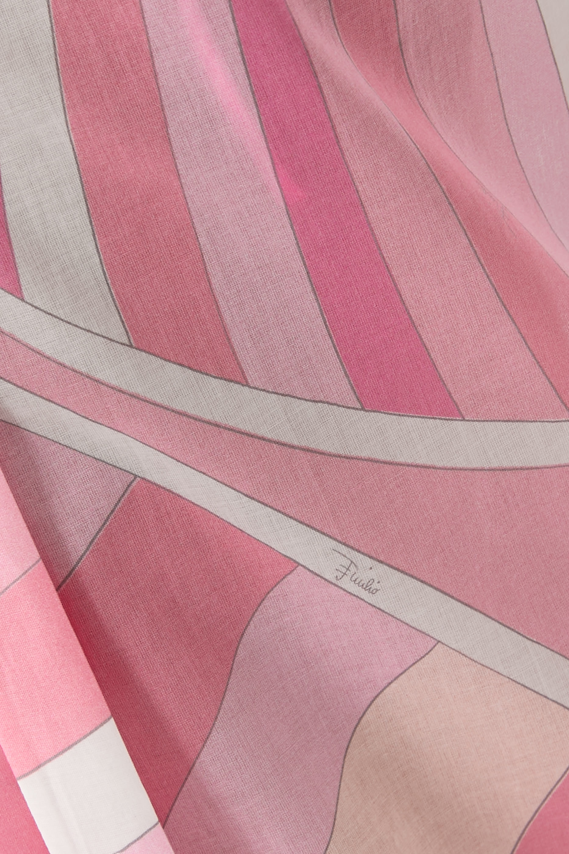 سارونغ بطبعة ايرايد