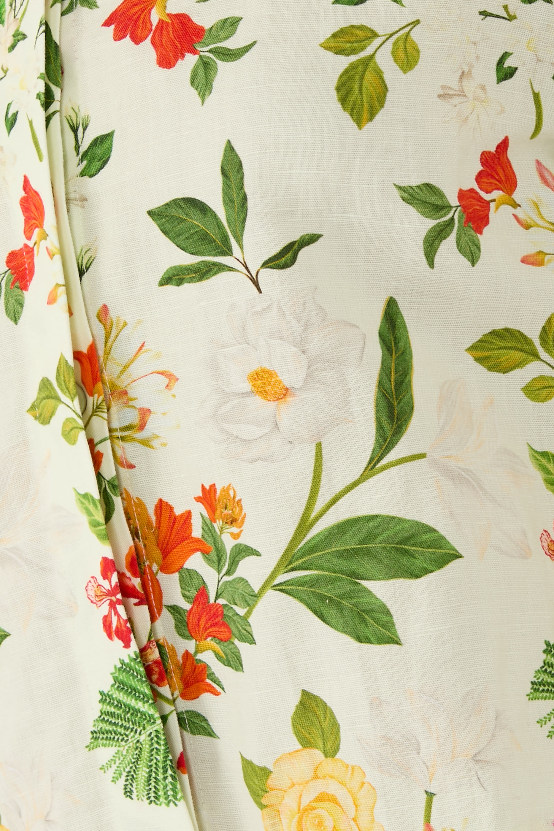 بلوزة بأكمام جرس ونقشة زهور