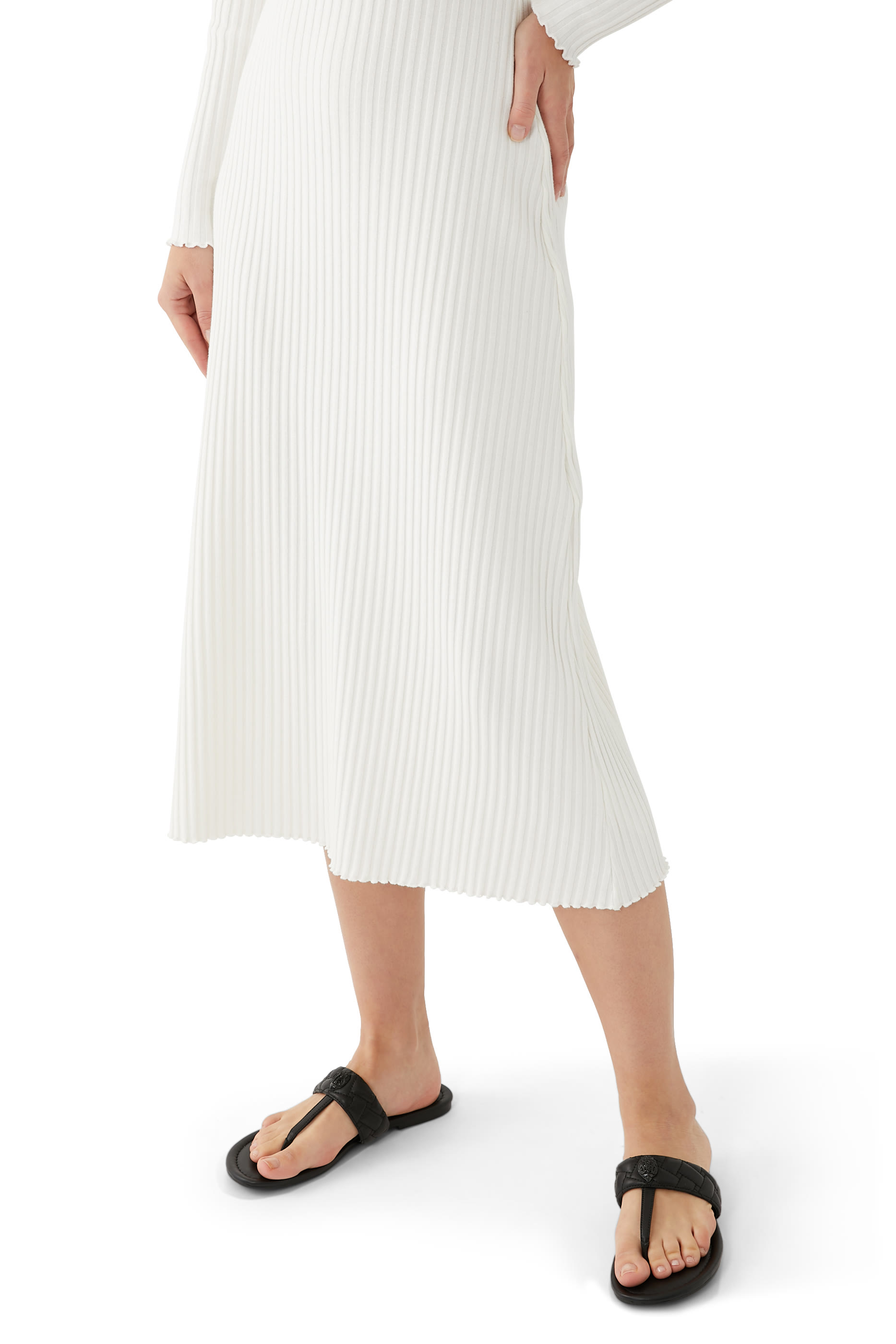 صندل كنسينغتوج جلد بسير على شكل حرف T