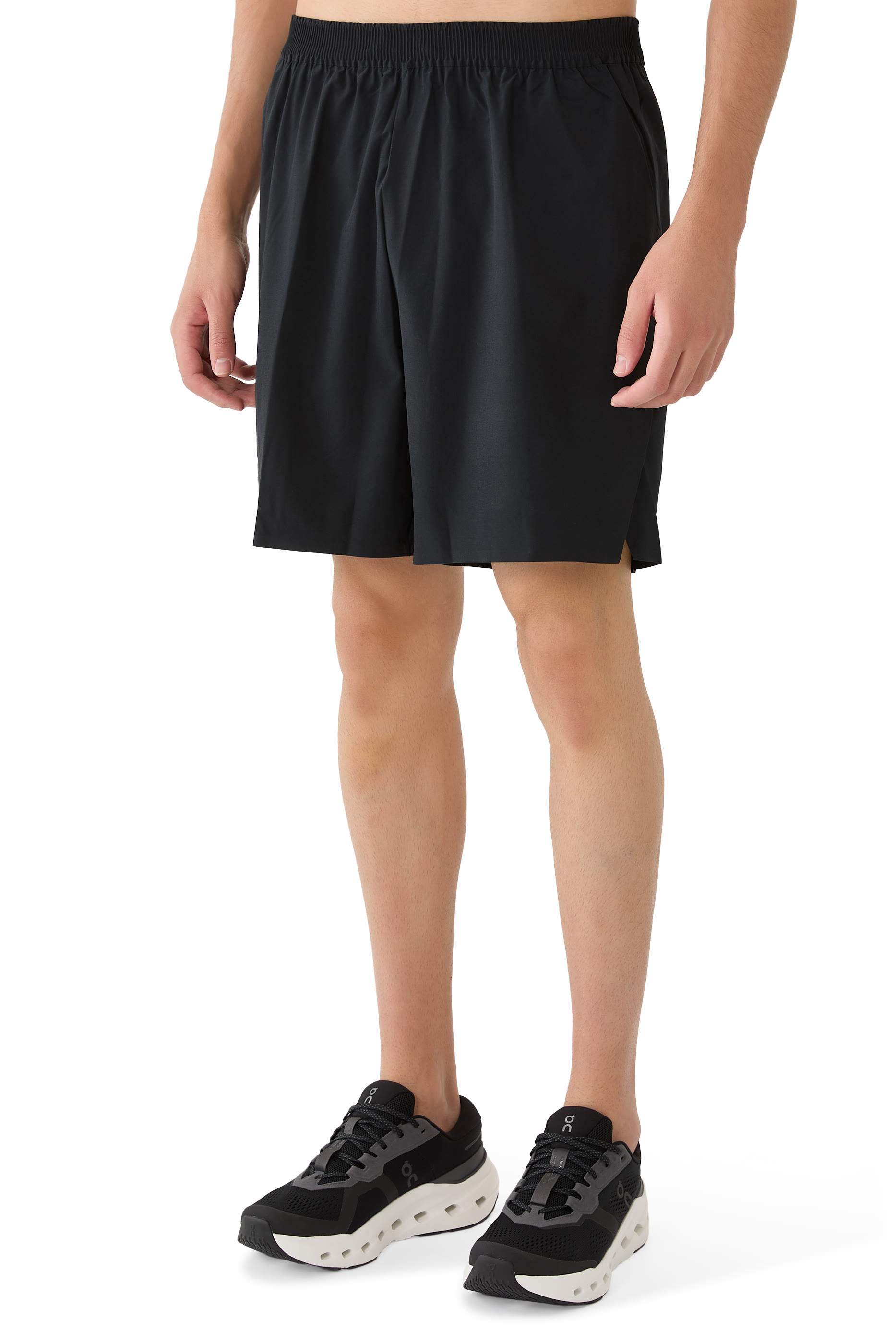 شورت رياضي بشعار الماركة