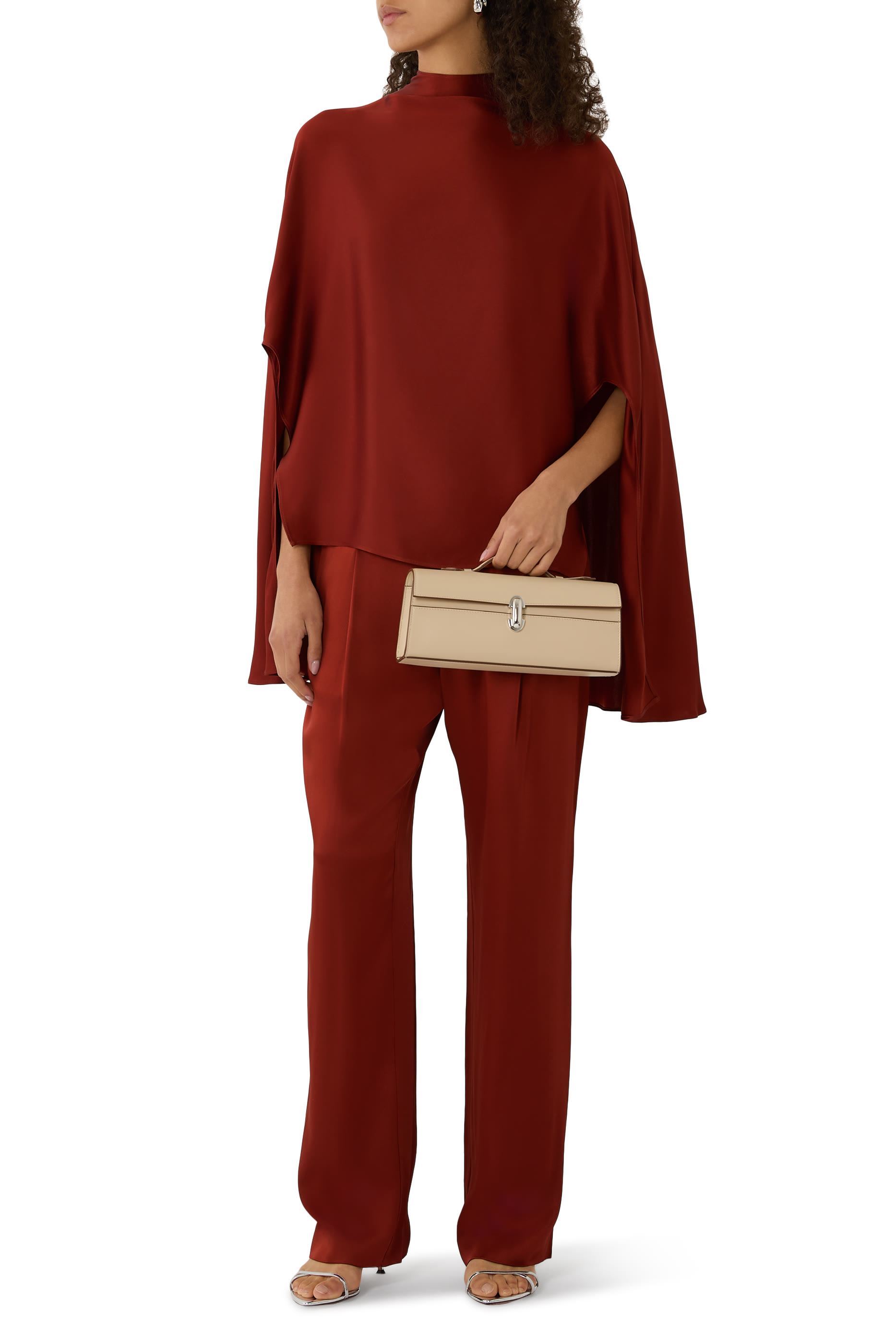 بنطال بطيات وقصة ضيقة من الأسفل ستان