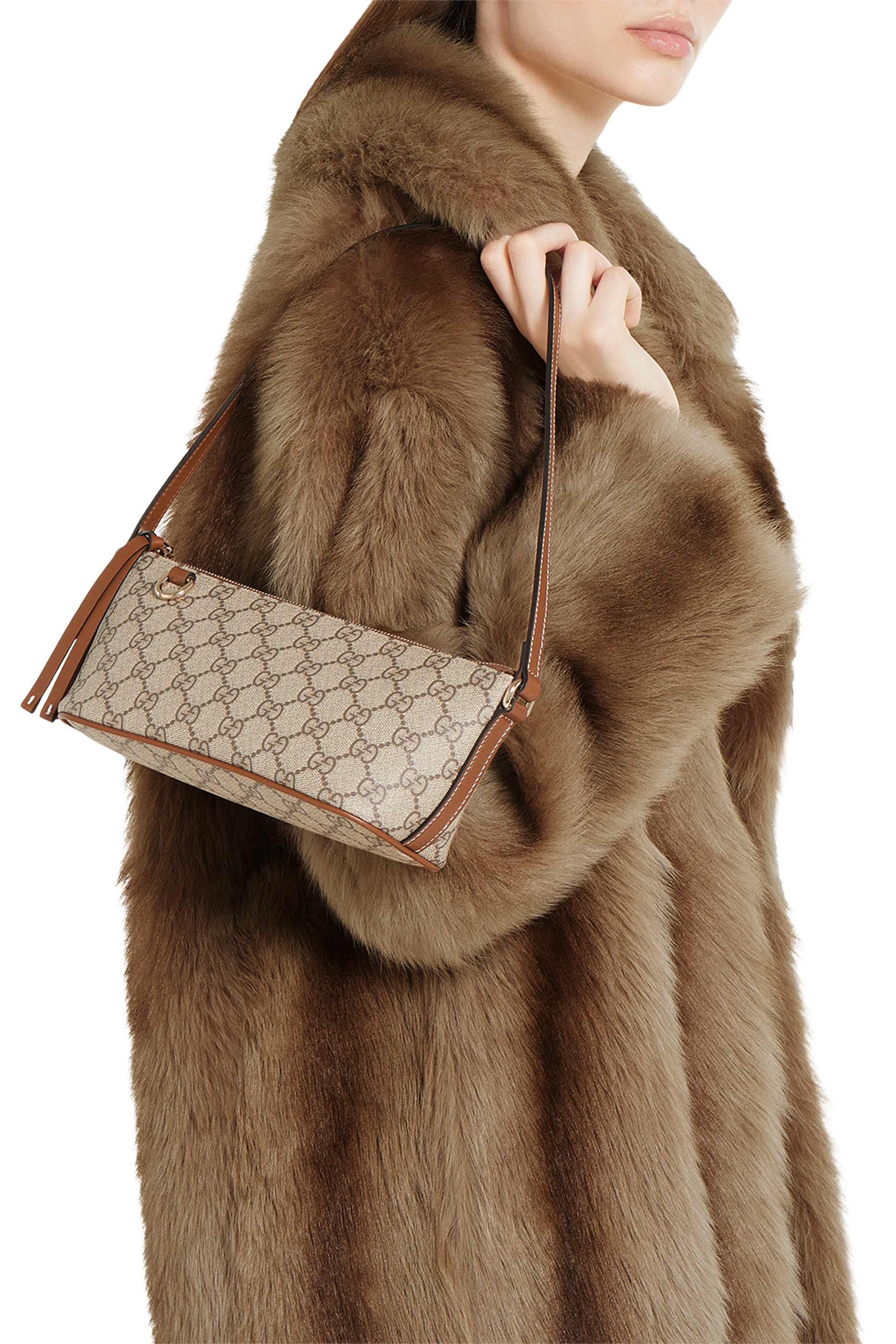 حقيبة كتف صغيرة قماش مغلف بنقشة شعار الماركة