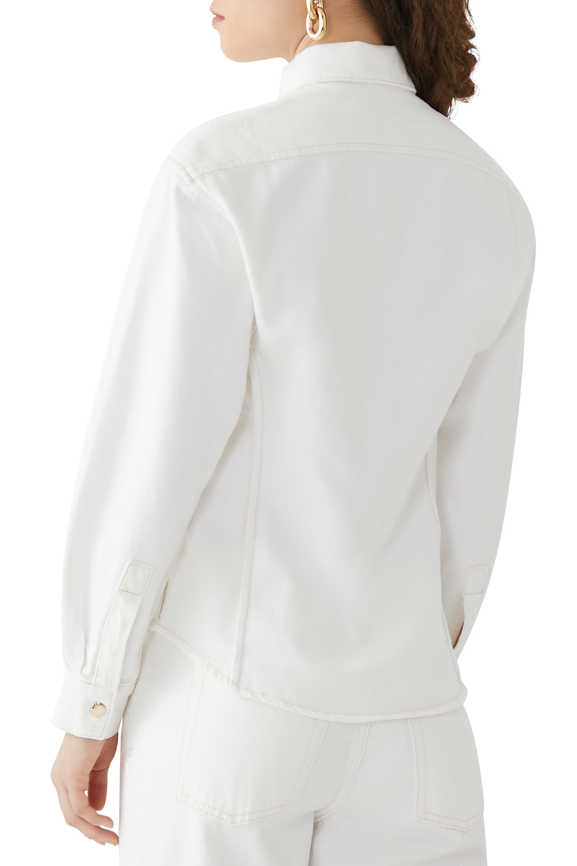 قميص بأكمام طويلة