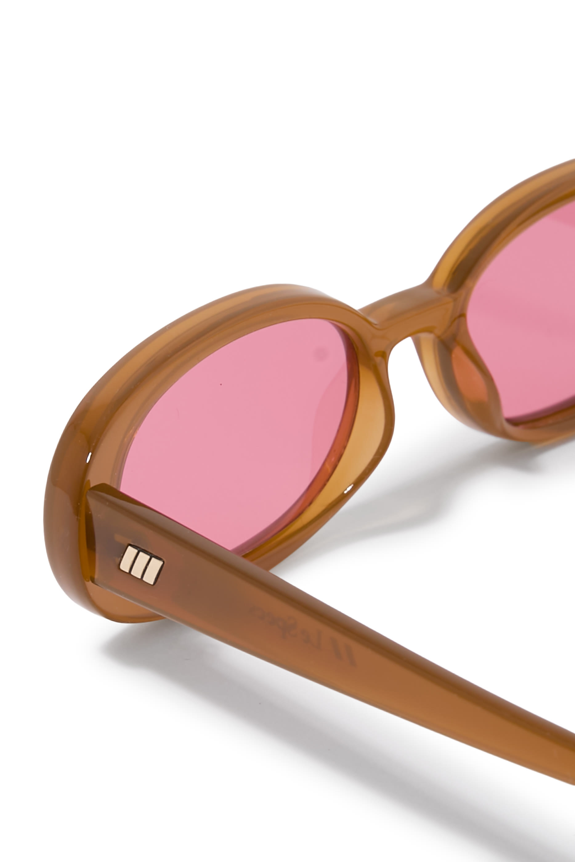 نظارة شمسية أوتا لوف