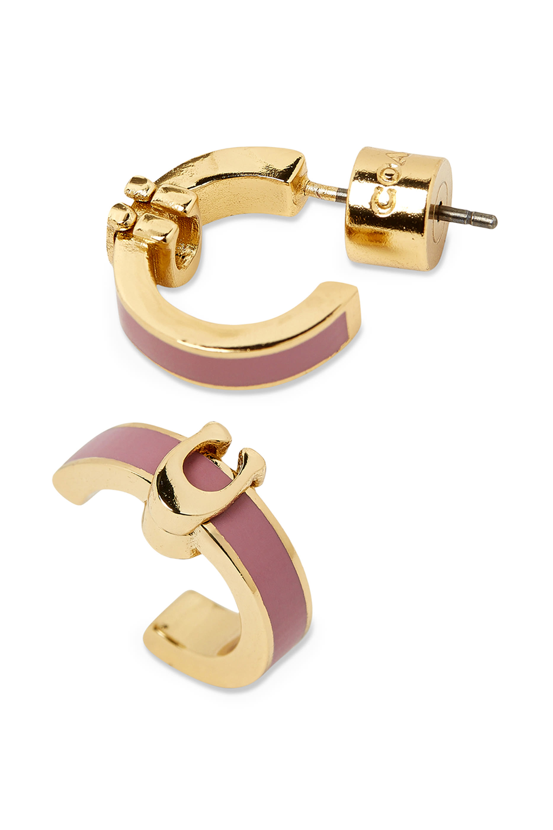 أقراط هاجي بطلاء مينا وشعار الماركة