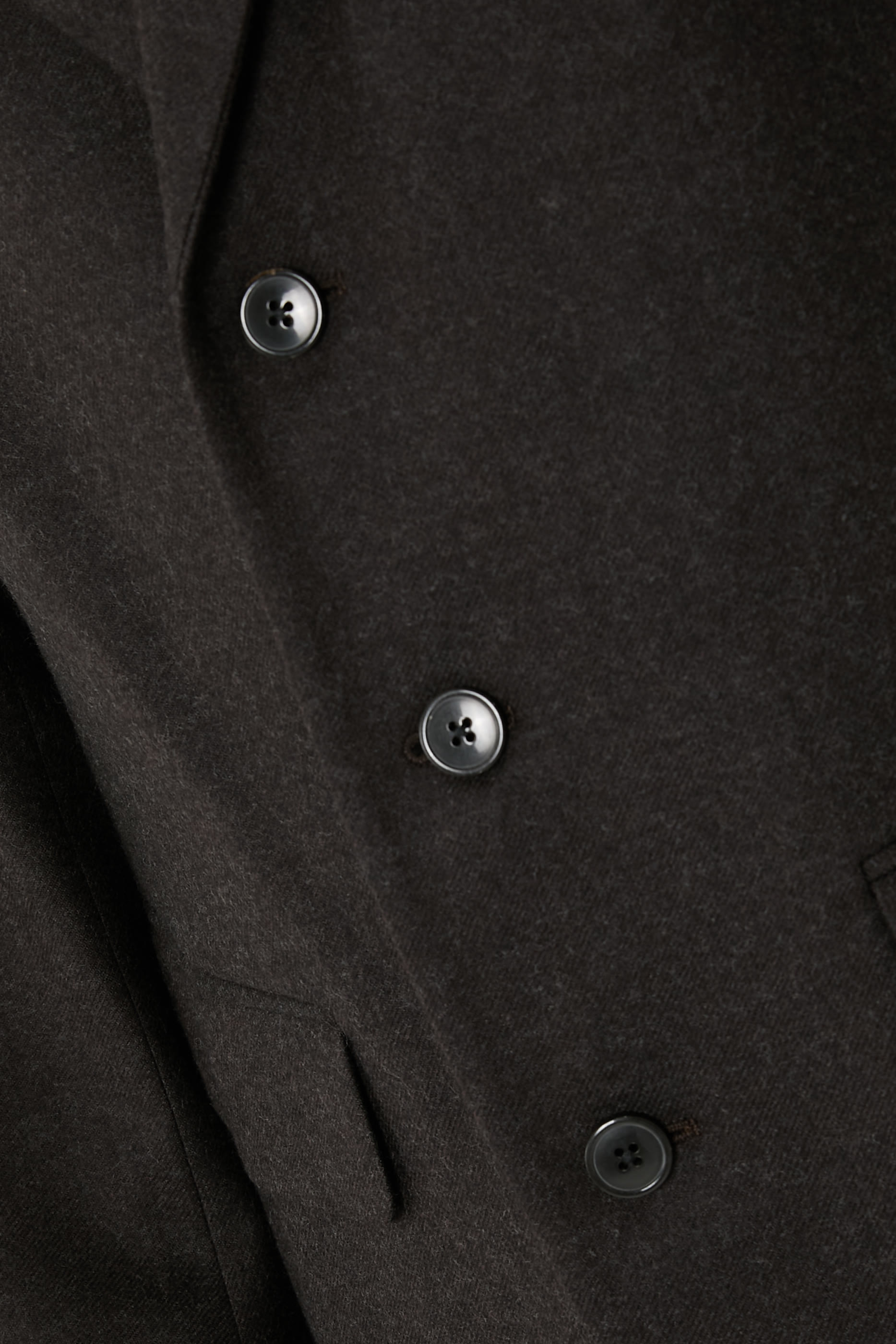 بدلة بقصة واسعة لموسم الخريف والشتاء