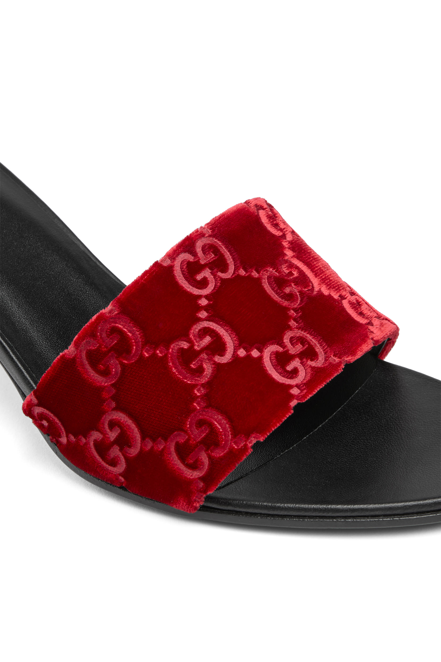 حذاء بومبشيل 55 مفتوح من الخلف بشعار الماركة