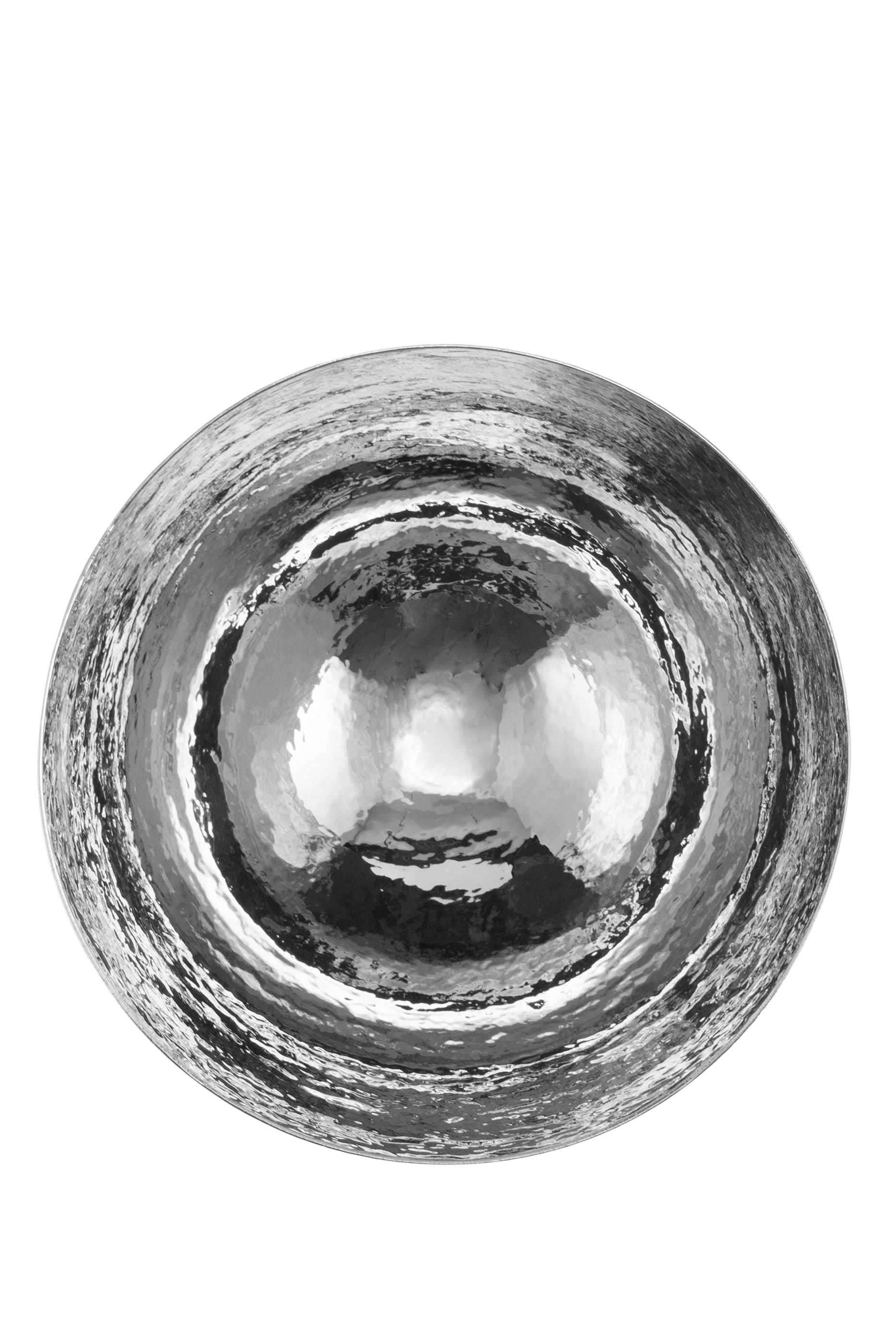 وعاء كبير مزين بغصن زيتون