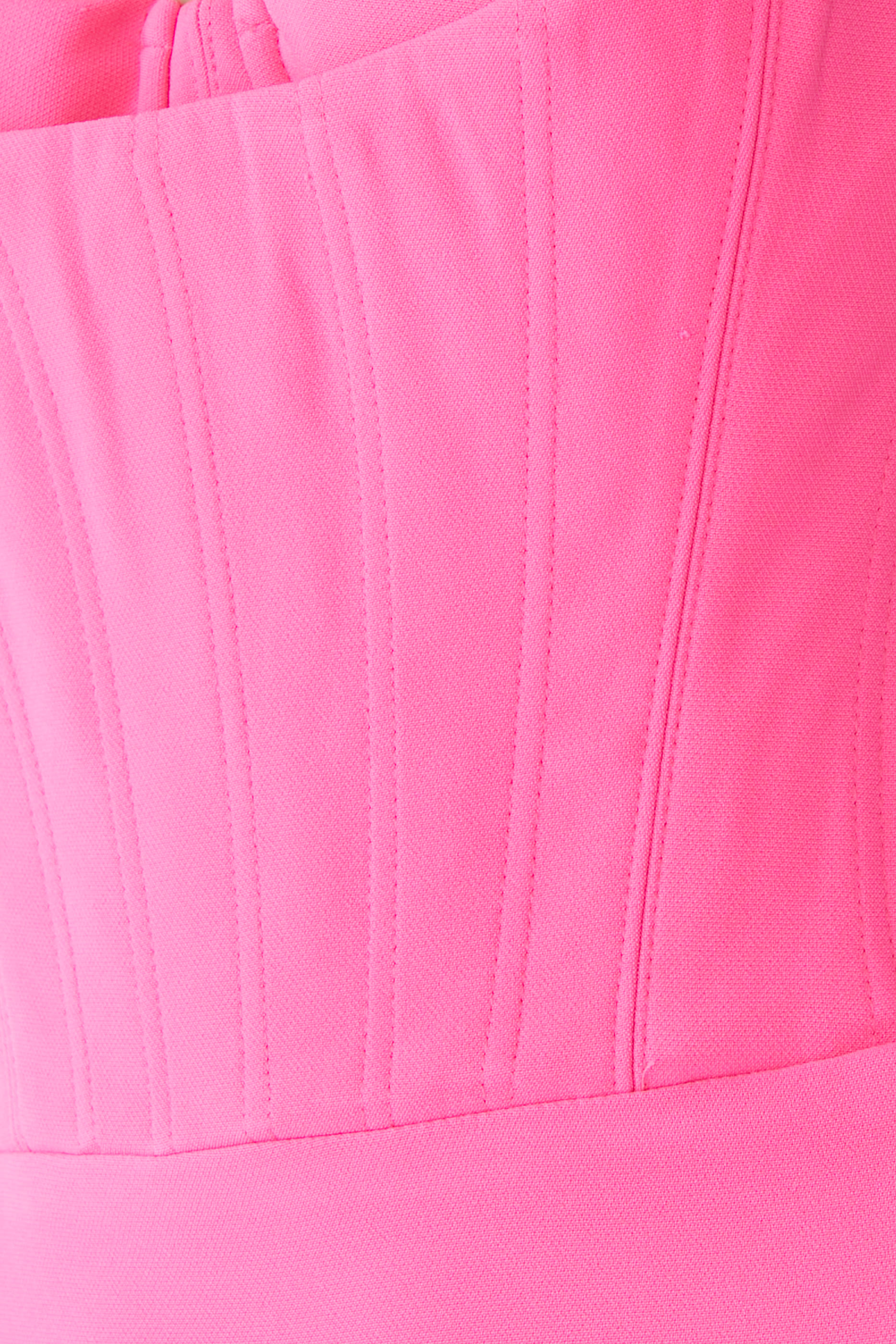 فستان سهرة بارز الملمس