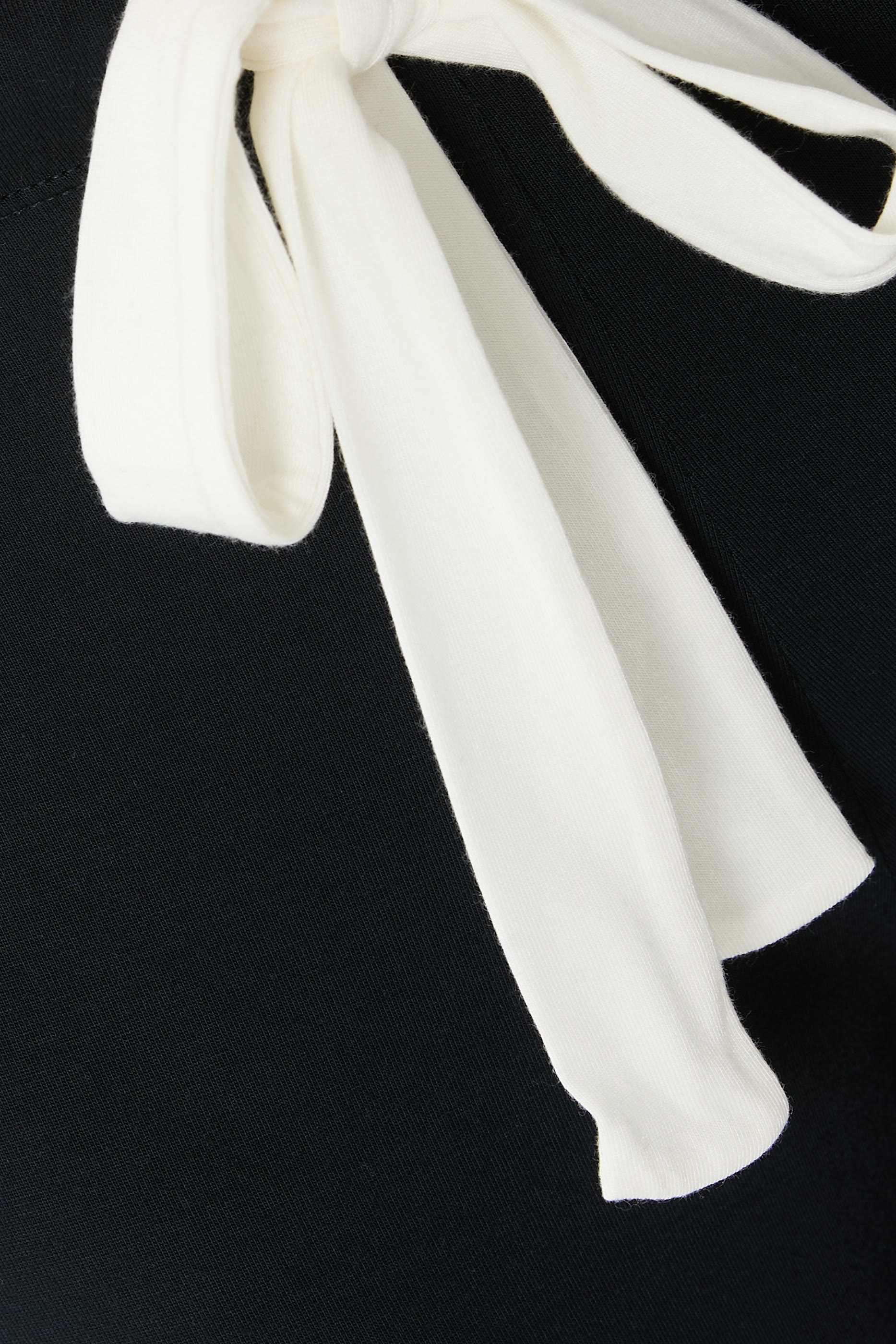 طقم بيجامة جيزيل تينسيل مودال بقصة فضفاضة