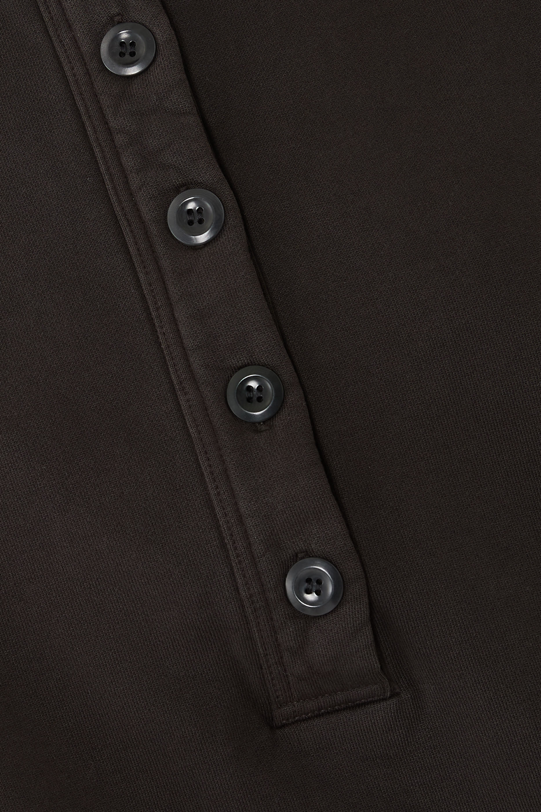 سويت شيرت ميريل بياقة تفاصيل عالية