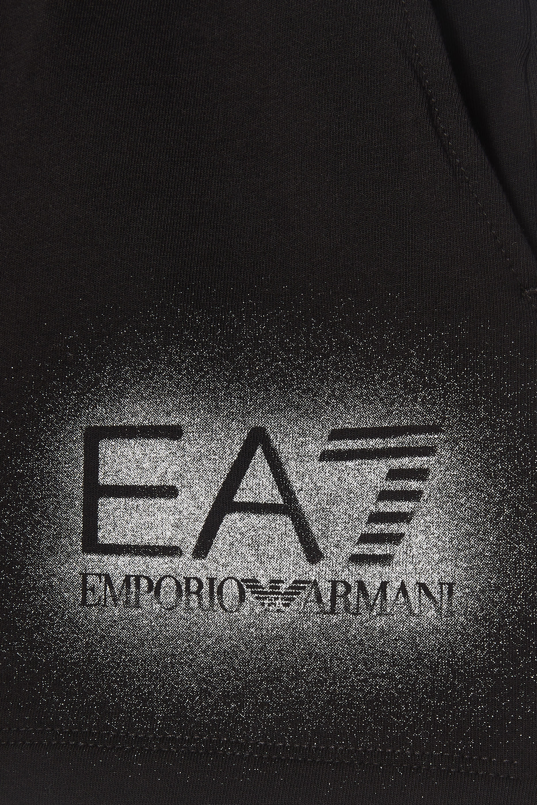 شورت بشعار الماركة للأطفال 