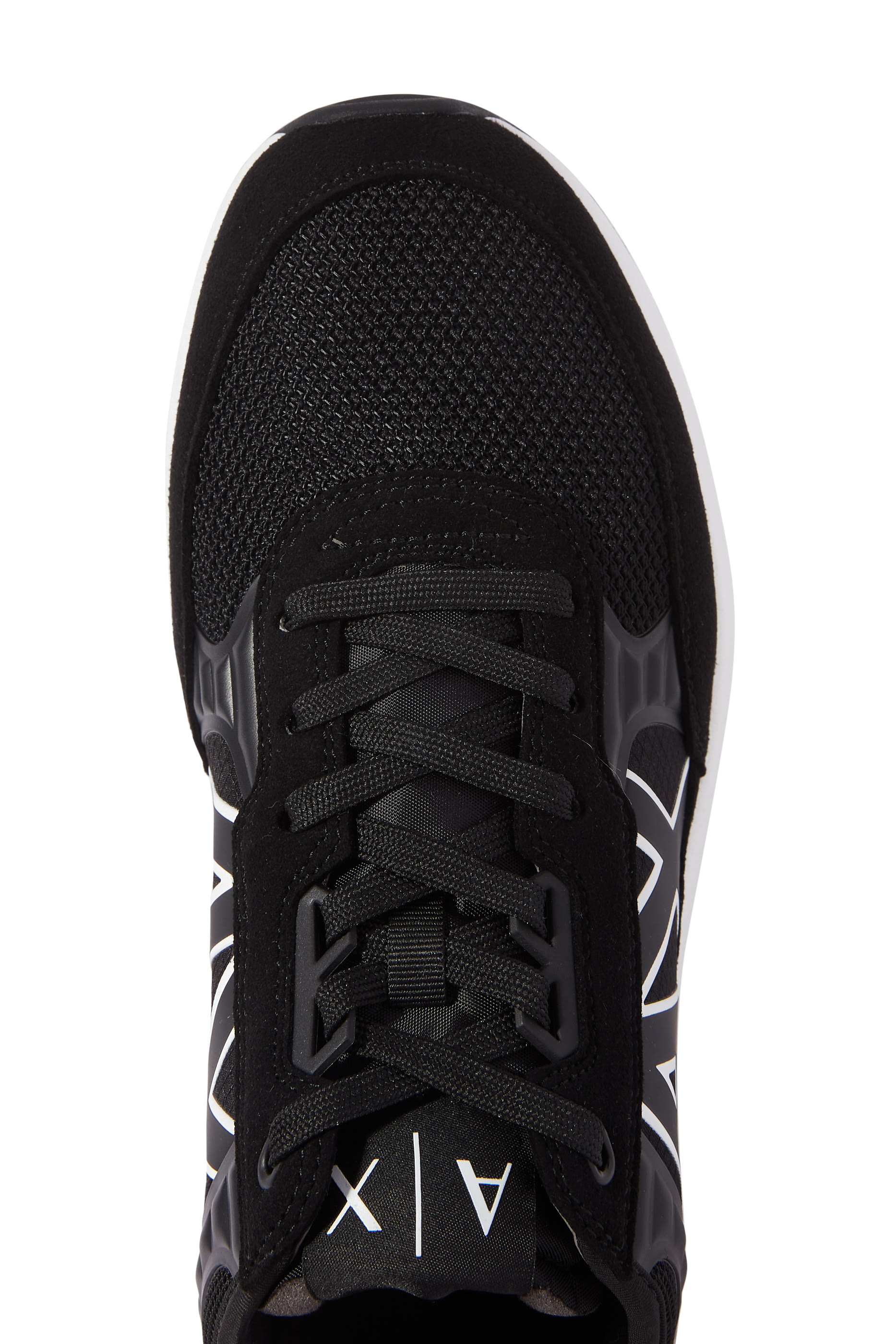 سنيكرز بشعار ثلاثي الأبعاد