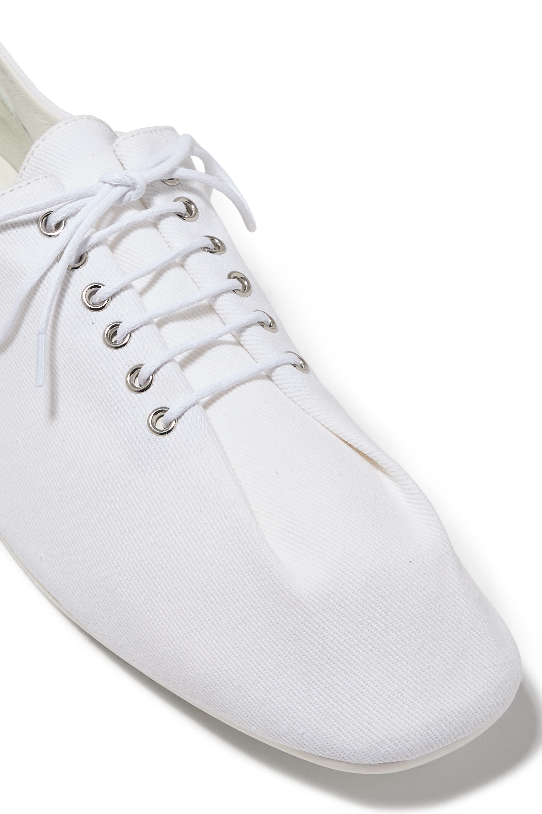 سنيكرز بكاحل منخفض قماش قنب