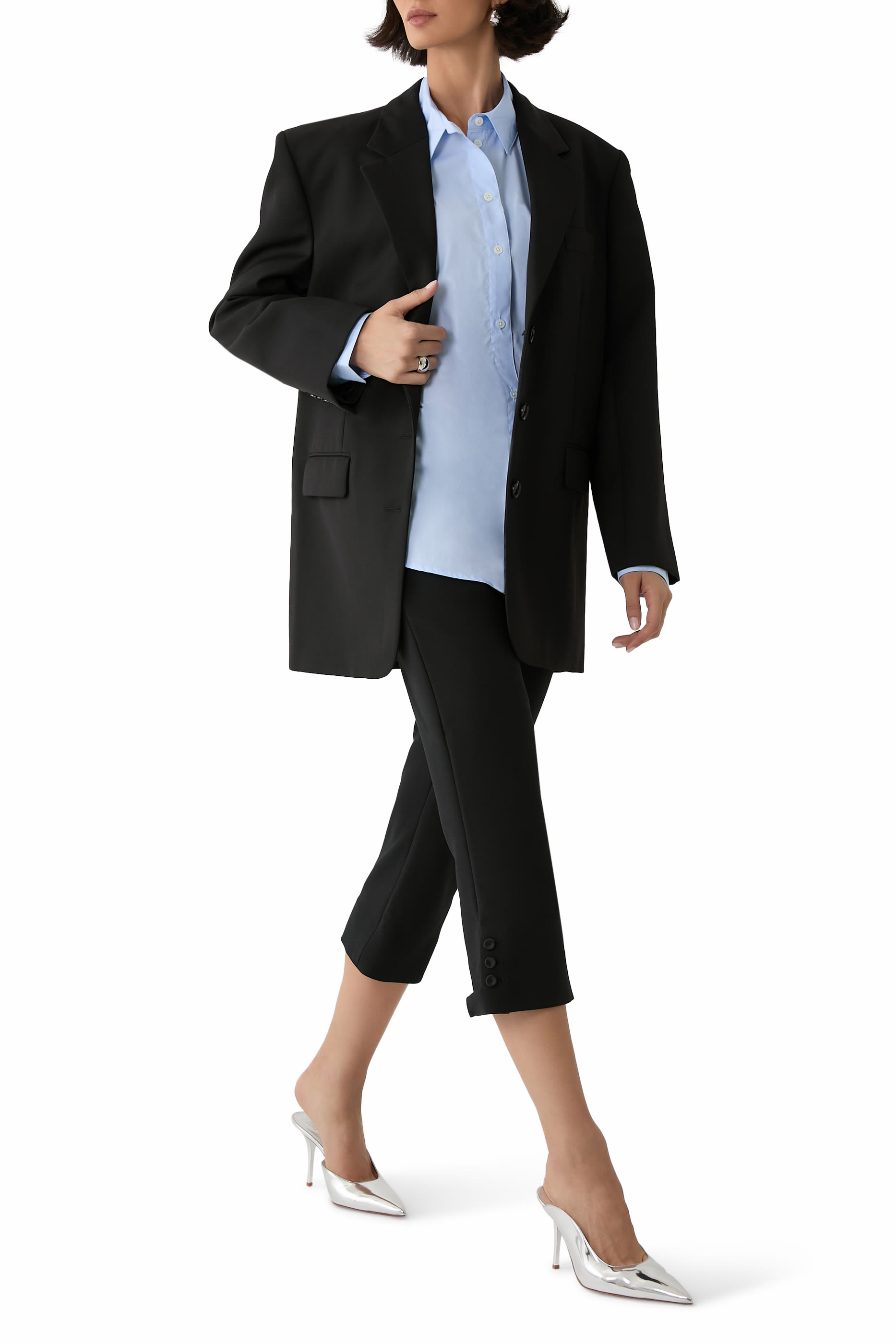 بنطال بقصة قصيرة بأطراف شد