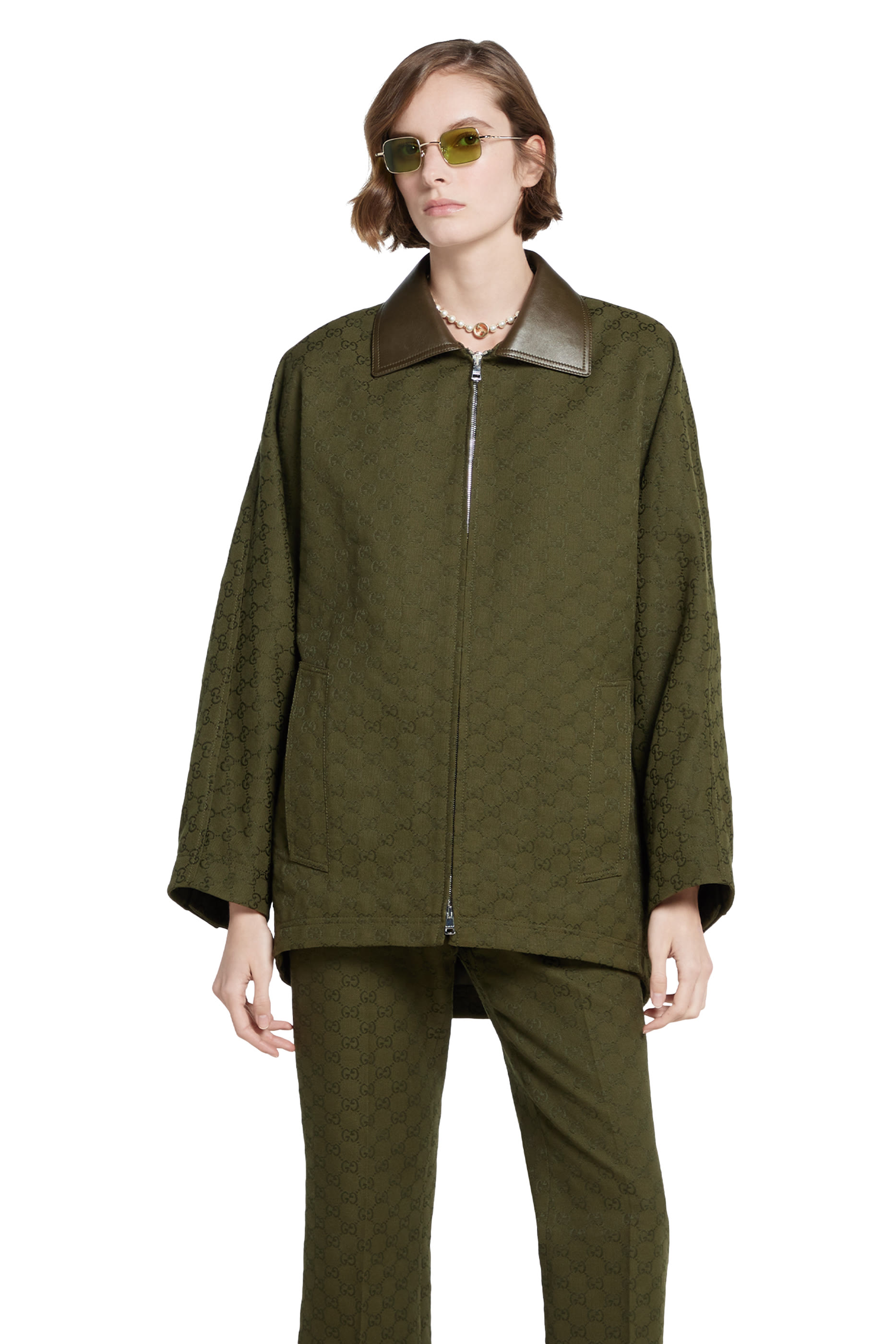 جاكيت قماش قنب بنقشة حرفي شعار الماركة