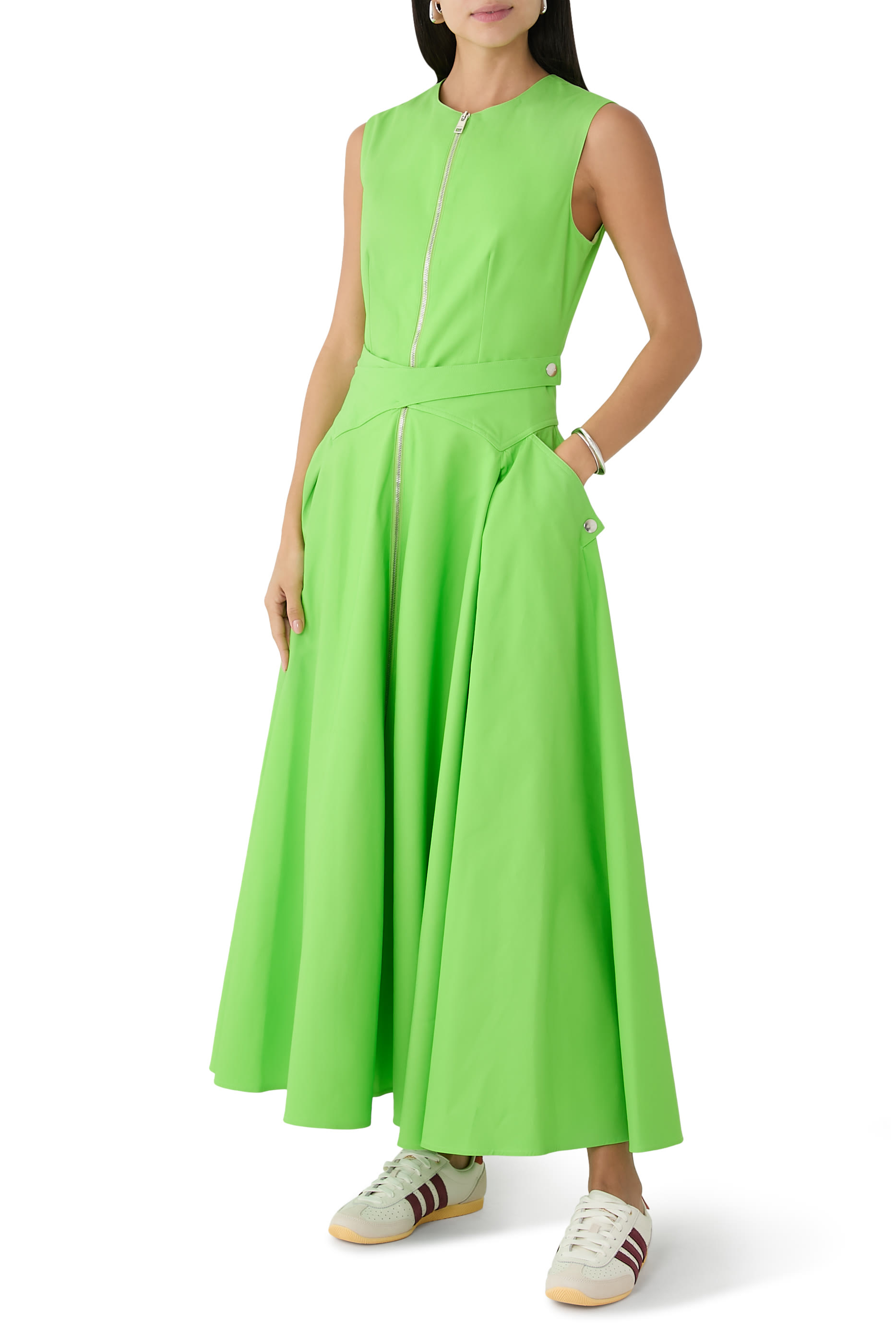 فستان بلا أكمام متوسط الإرتفاع