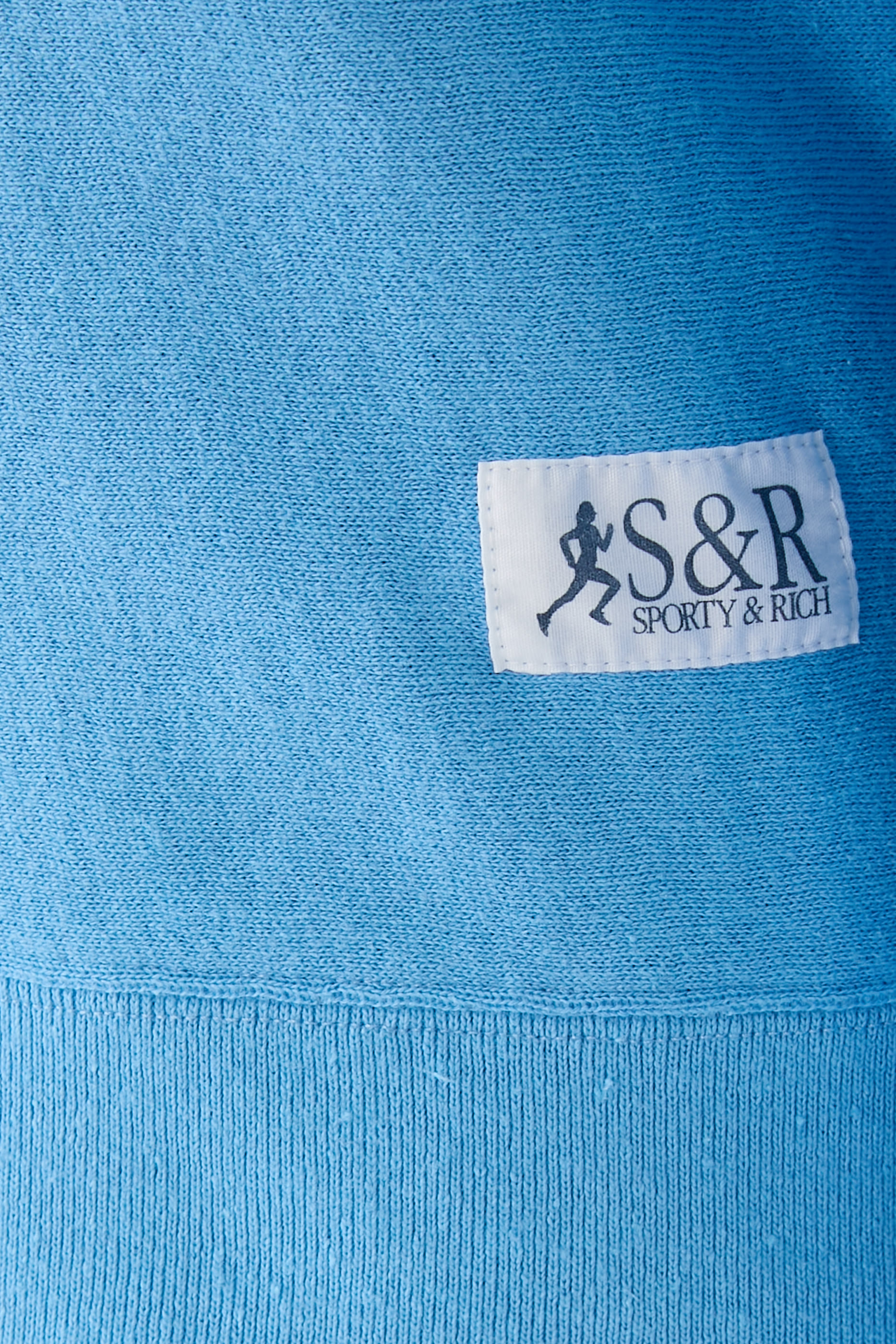 سويت شيرت انر بياقة ضيقة وشعار الماركة قماش ناعم