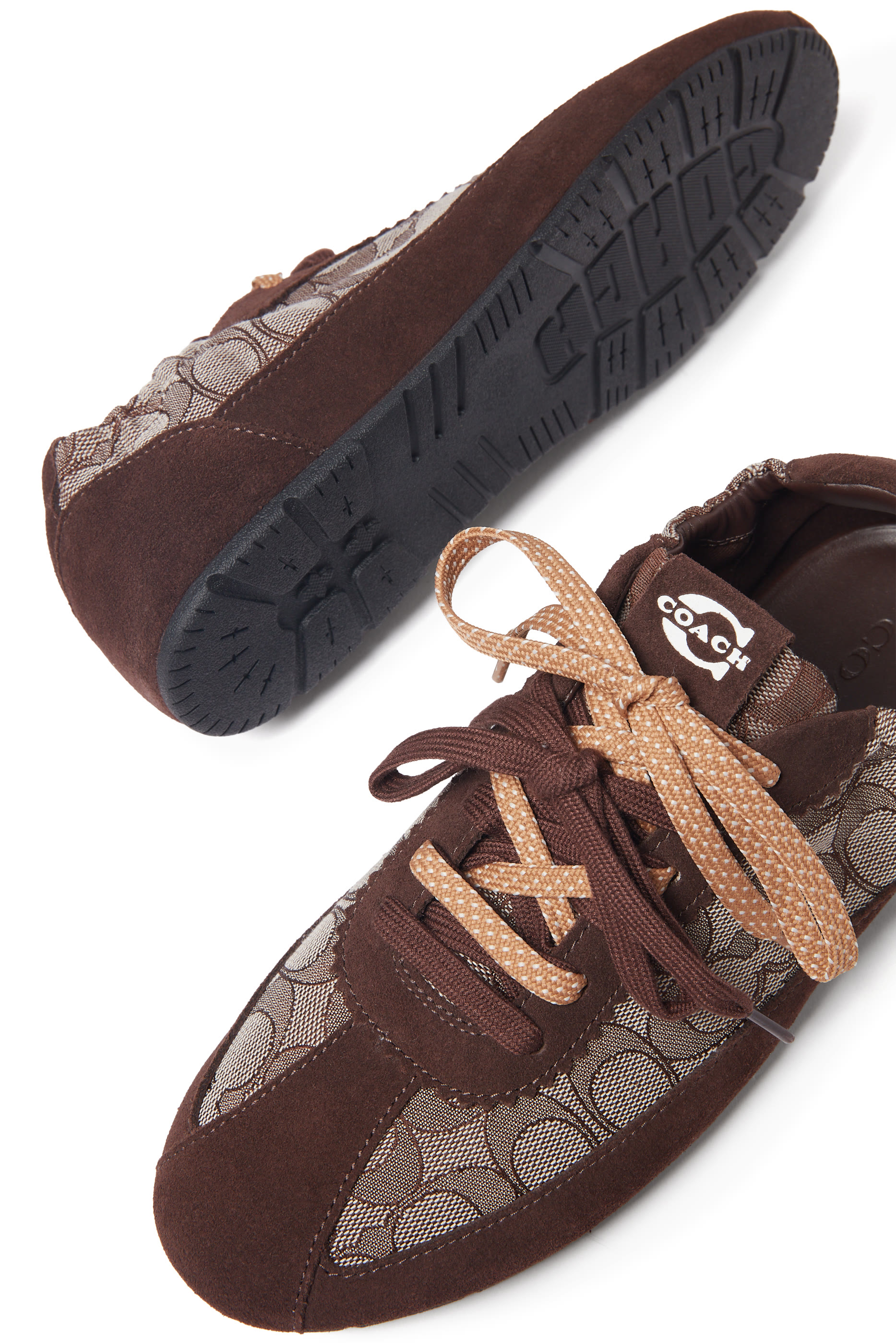 سنيكرز خامات ناعمة