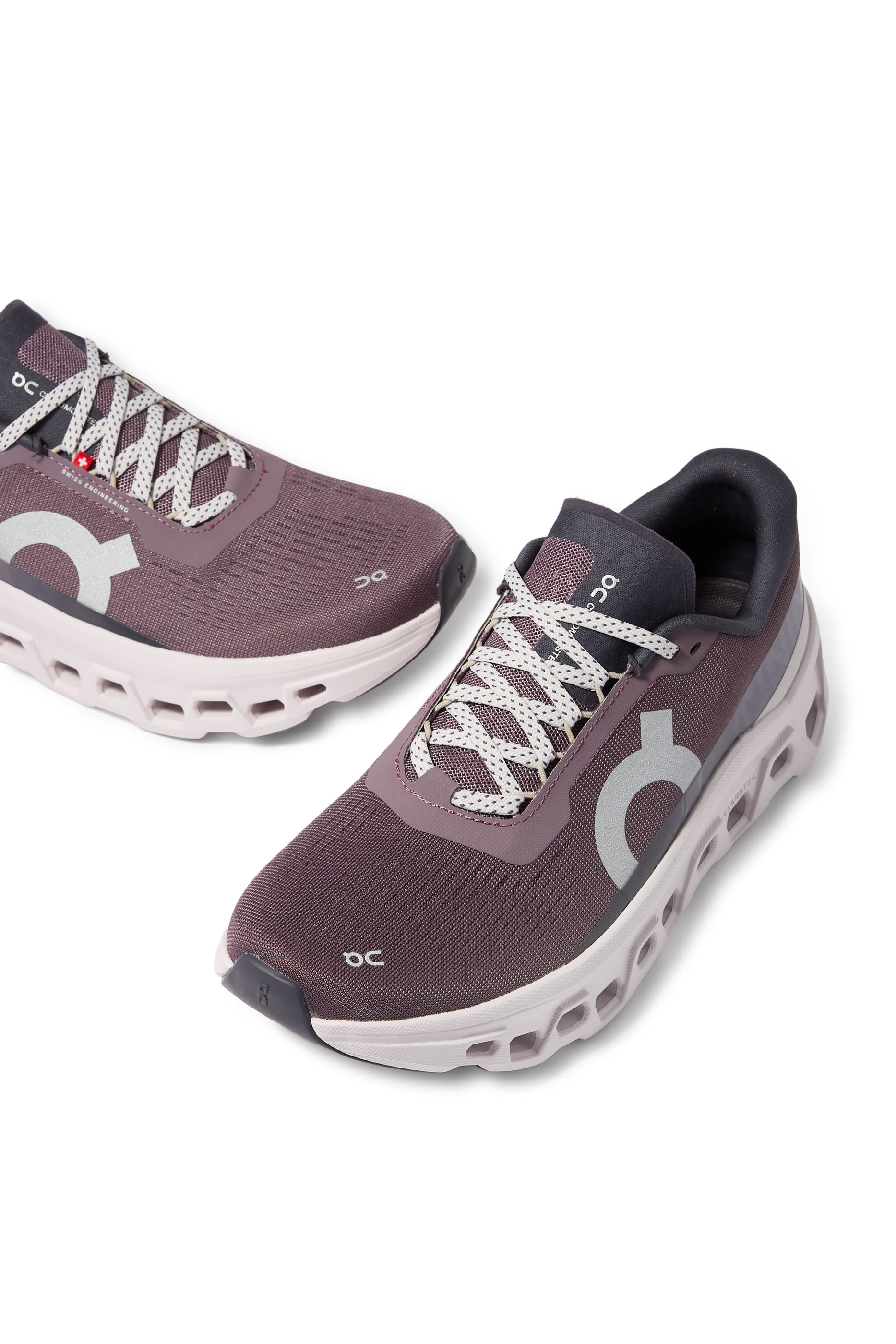 سنيكرز كلاودمونستر