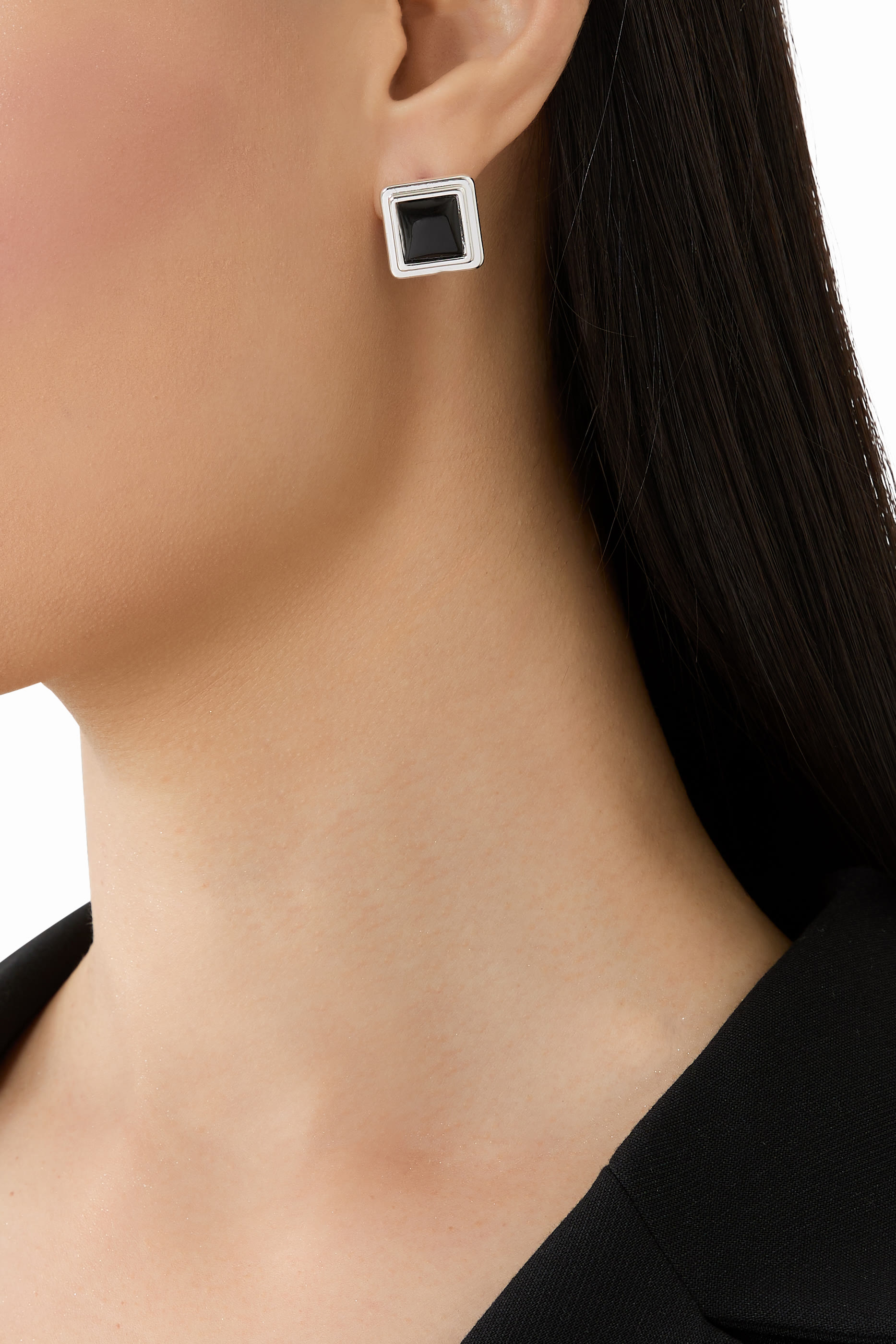 أقراط آرتشر مزينة بمينا أسود، نحاس مطلي بالذهب