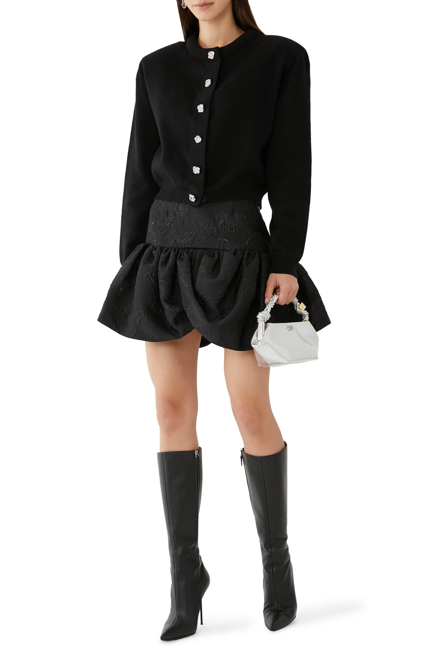 تنورة قصيرة جاكار