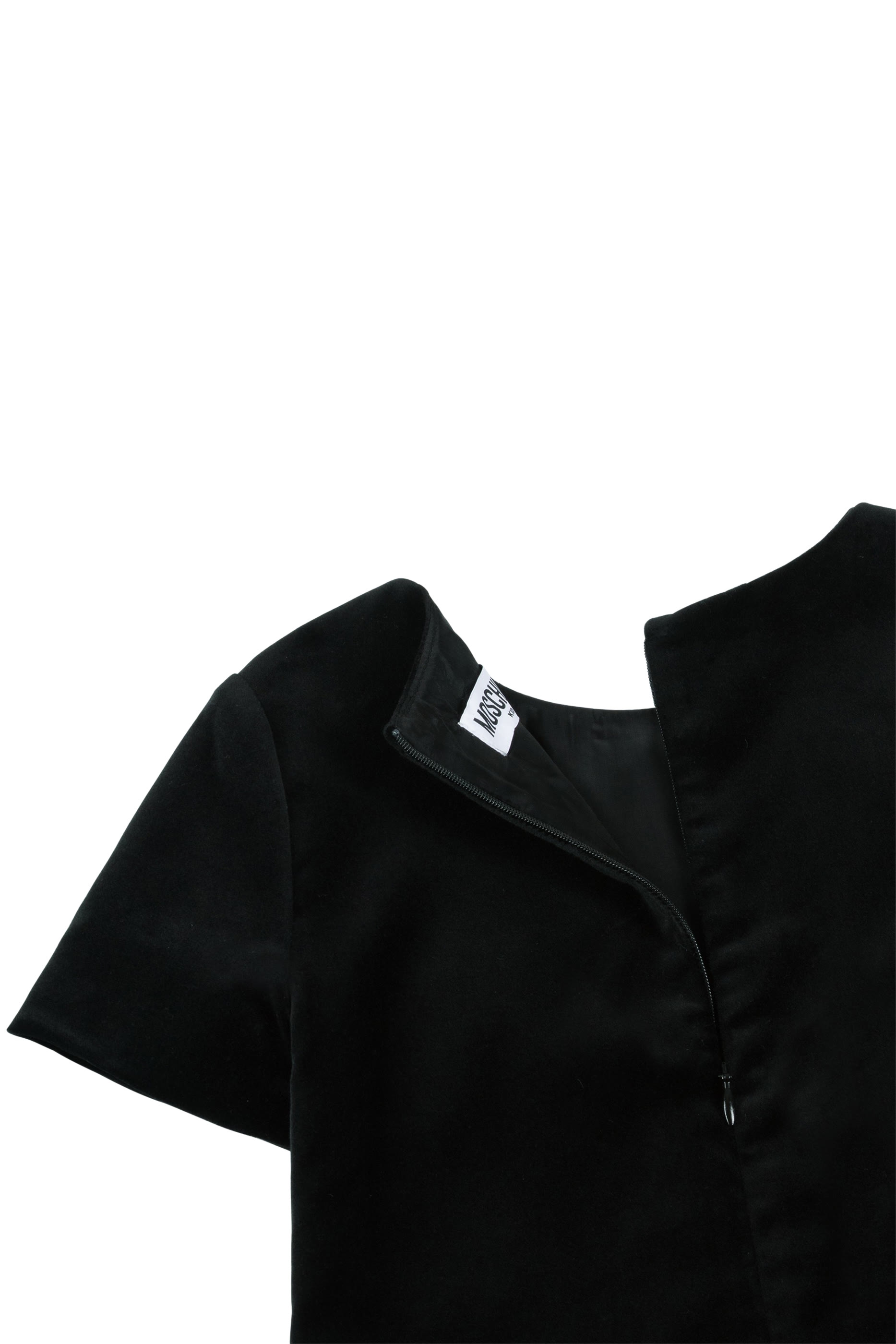 فستان بأكمام قصيرة وشعار الماركة للأطفال